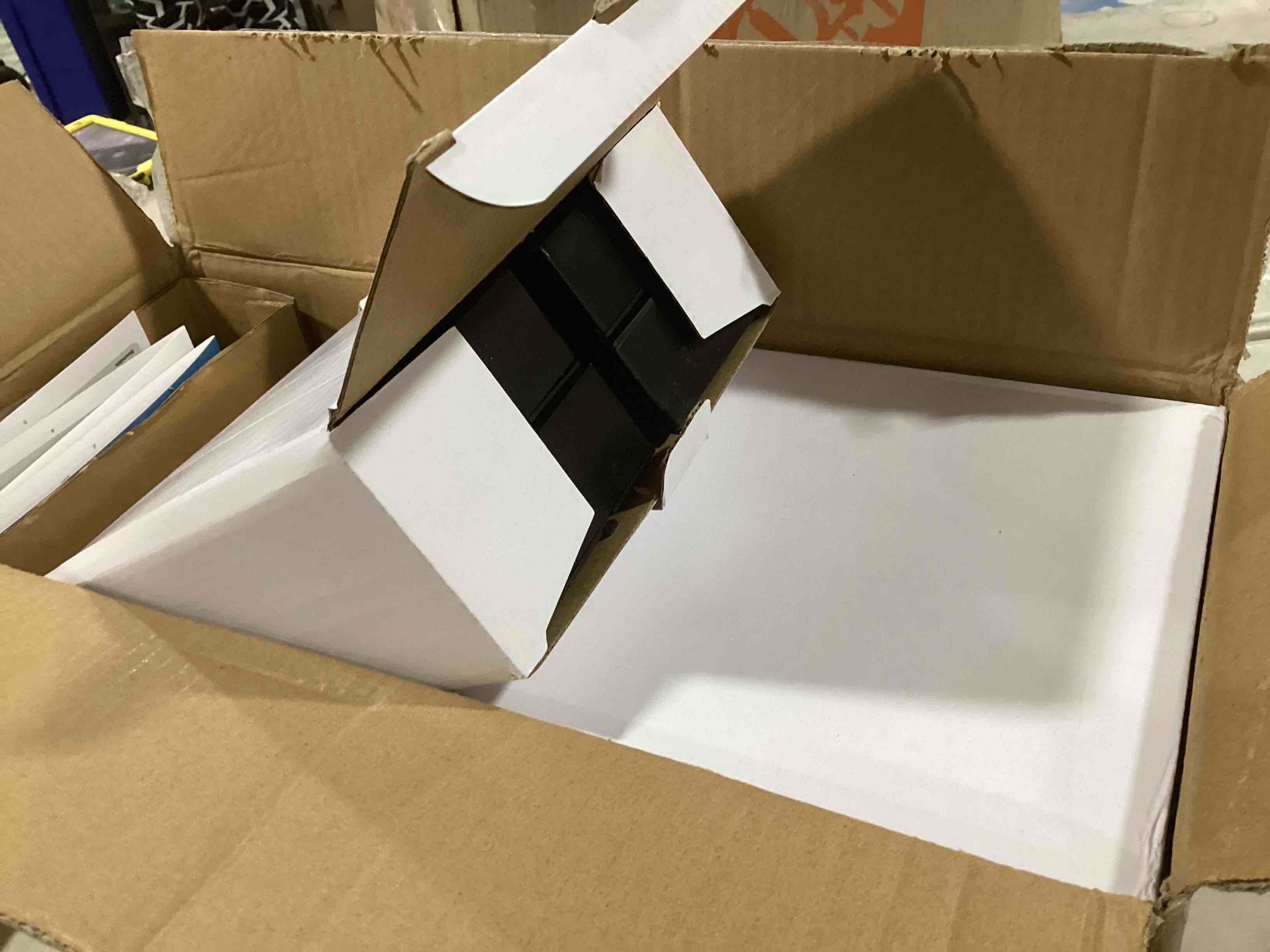 https://s3.amazonaws.com/lotting-images-prod/bidfta/PNK0047893_1734099538127.jpeg