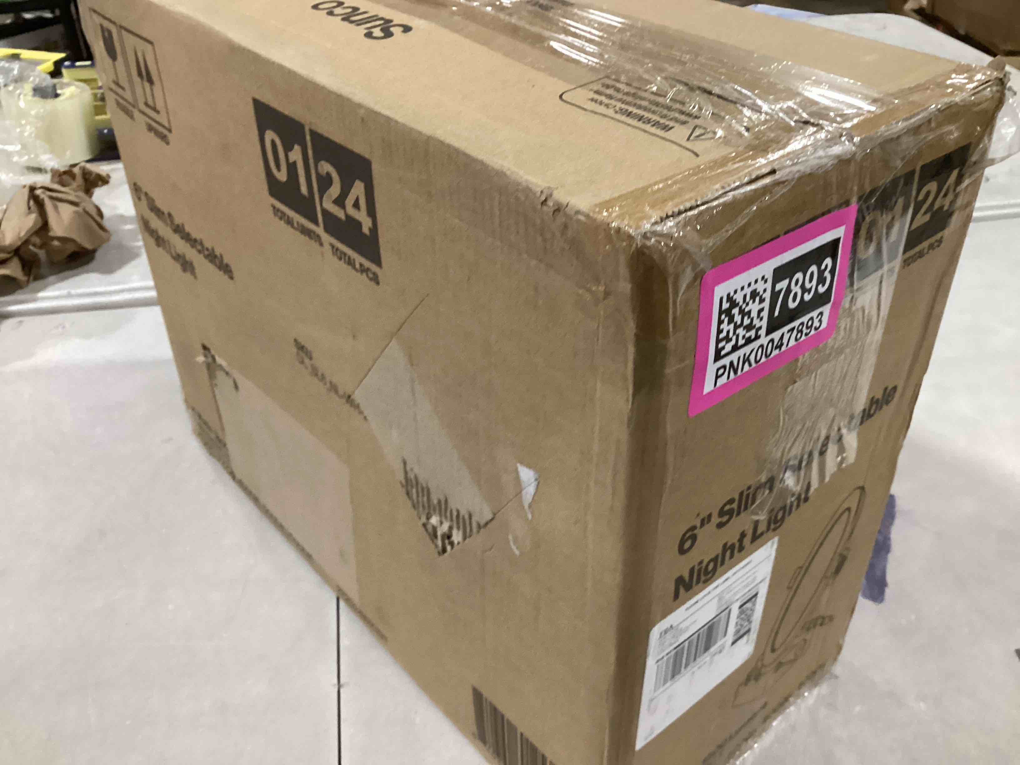https://s3.amazonaws.com/lotting-images-prod/bidfta/PNK0047893_1734099563973.jpeg