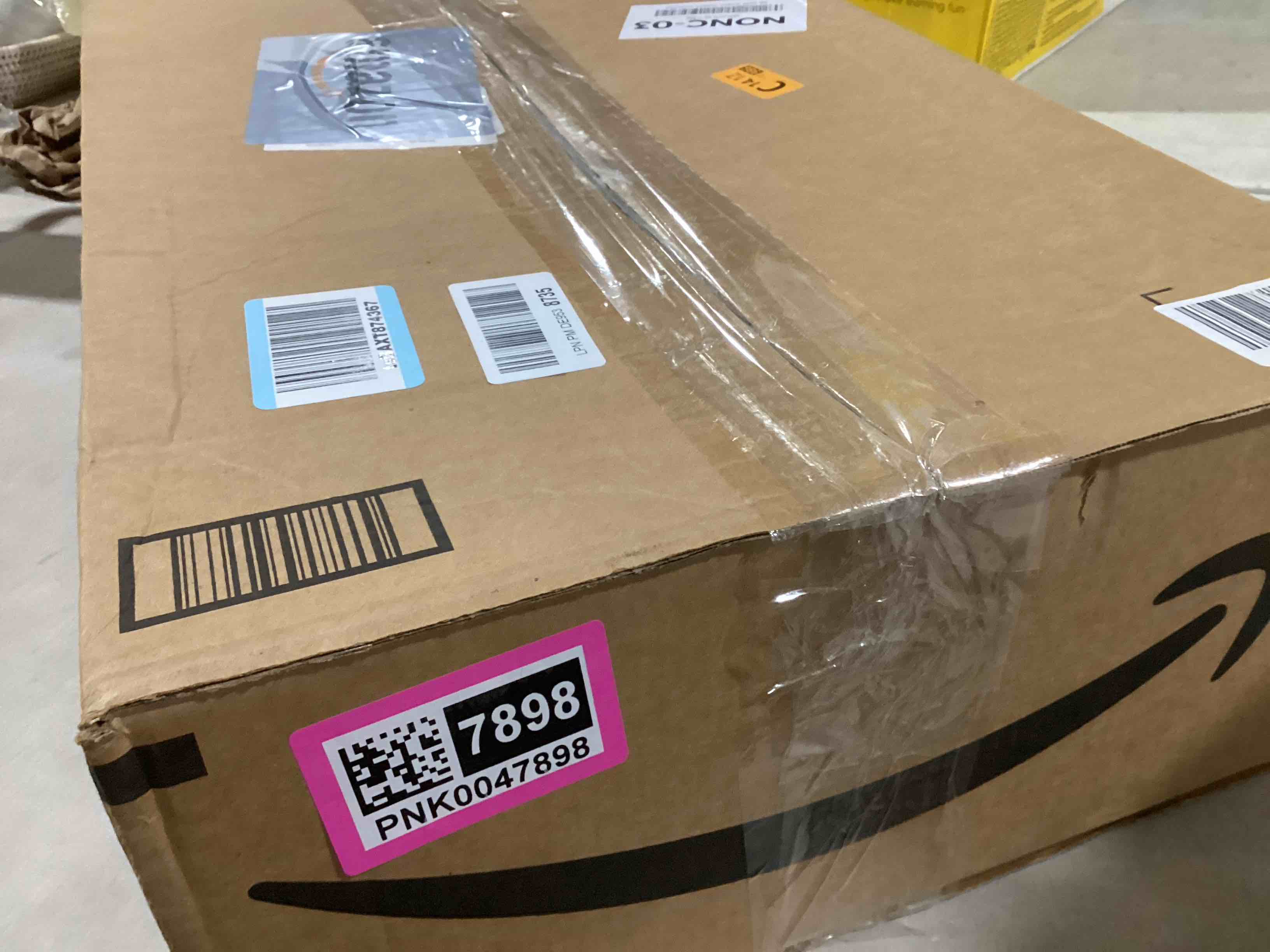 https://s3.amazonaws.com/lotting-images-prod/bidfta/PNK0047898_1734099056818.jpeg