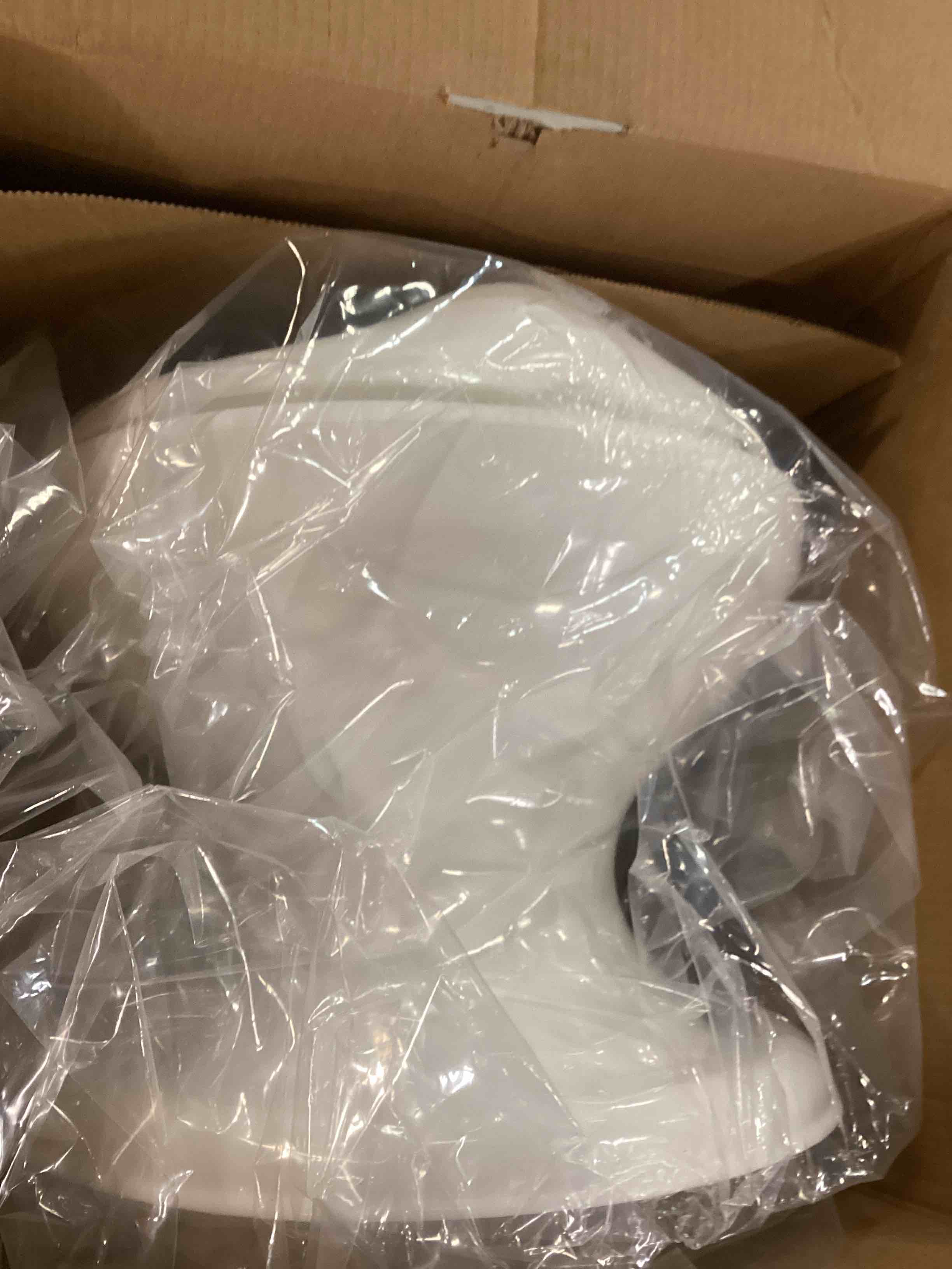 https://s3.amazonaws.com/lotting-images-prod/bidfta/PNK0048010_1724418746391.jpeg