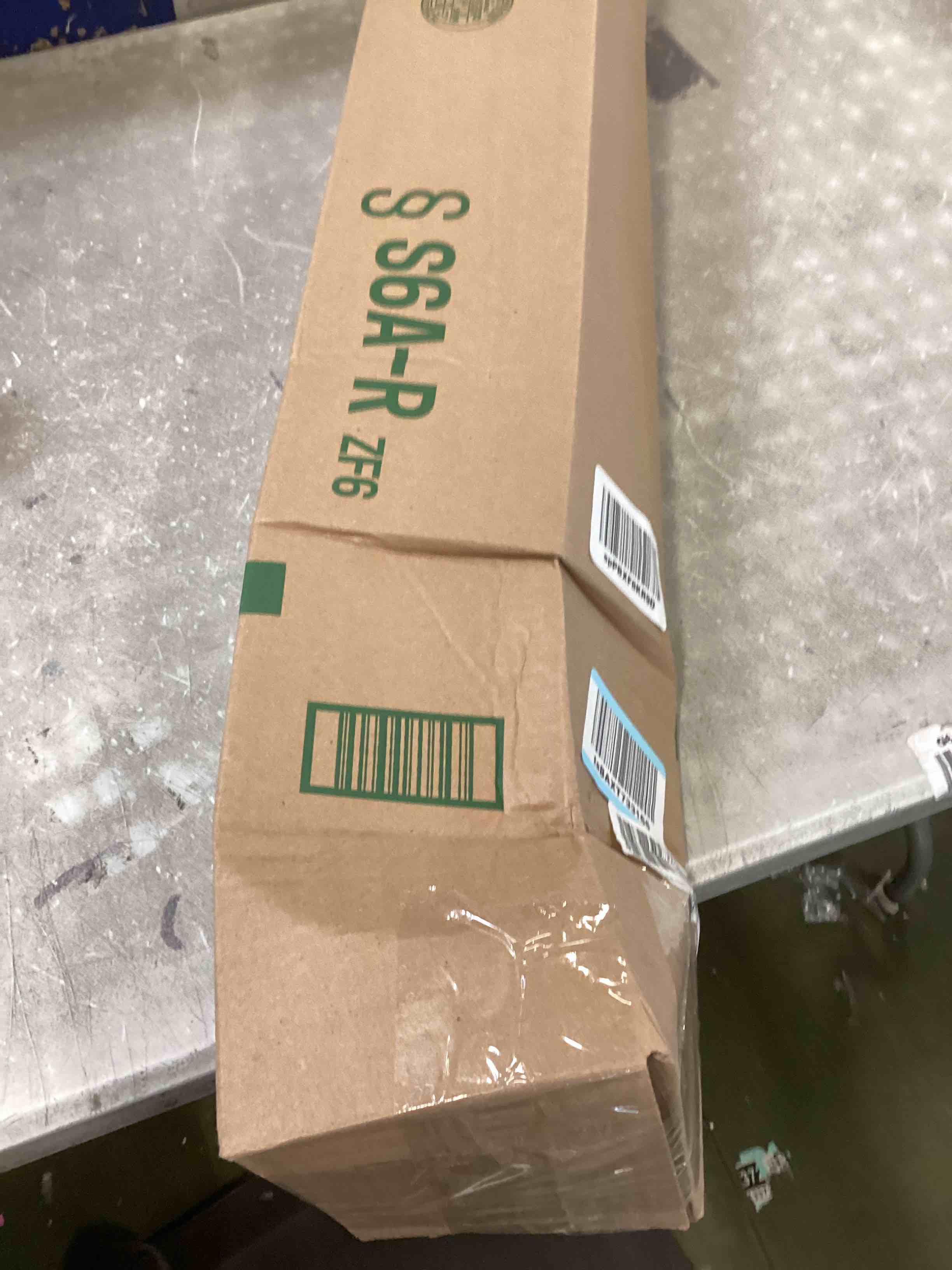 https://s3.amazonaws.com/lotting-images-prod/bidfta/PNK0048403_1724339545291.jpeg