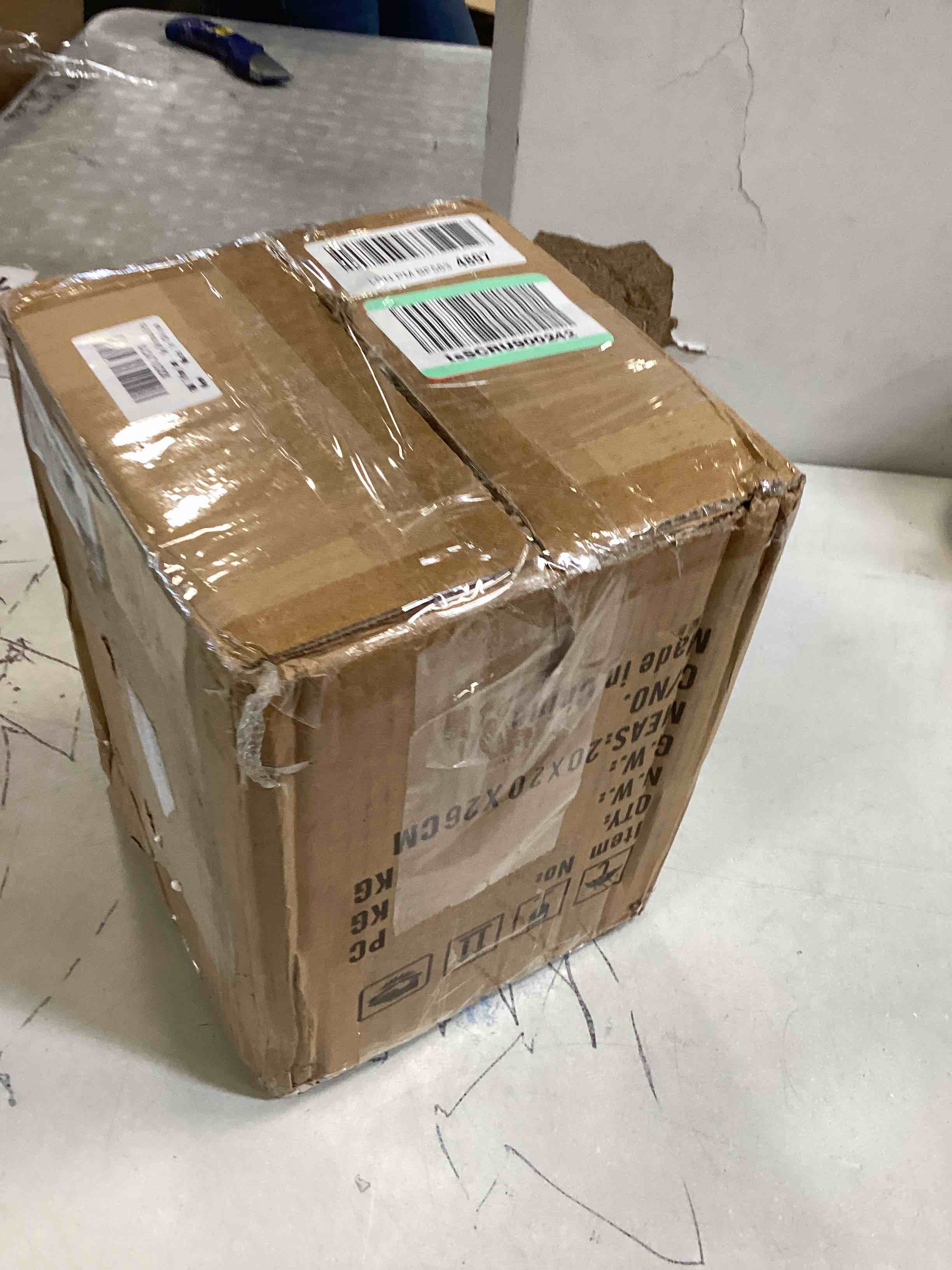 https://s3.amazonaws.com/lotting-images-prod/bidfta/PNK0048571_1724257414033.jpeg