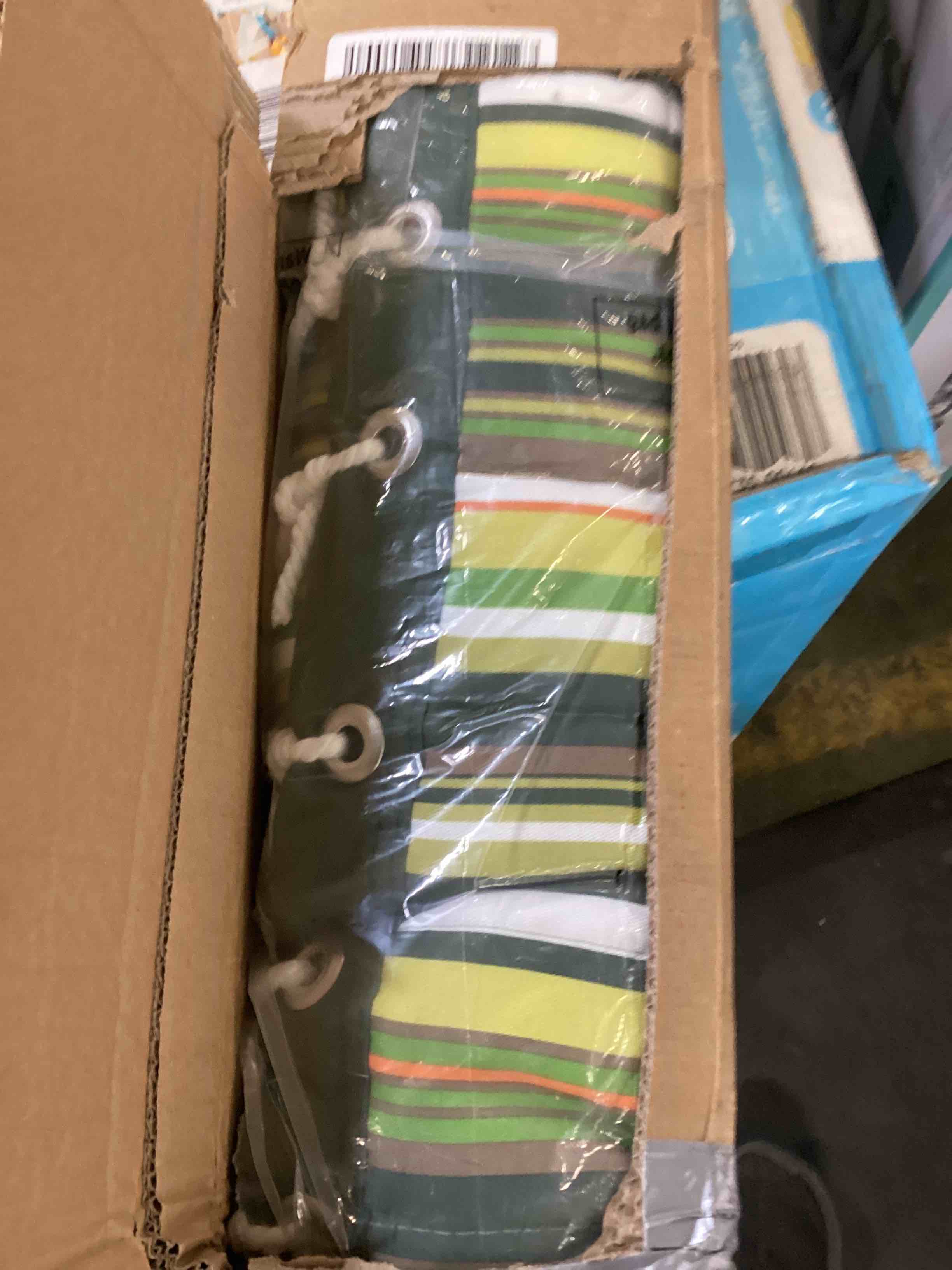 https://s3.amazonaws.com/lotting-images-prod/bidfta/PNK0048737_1724182981247.jpeg