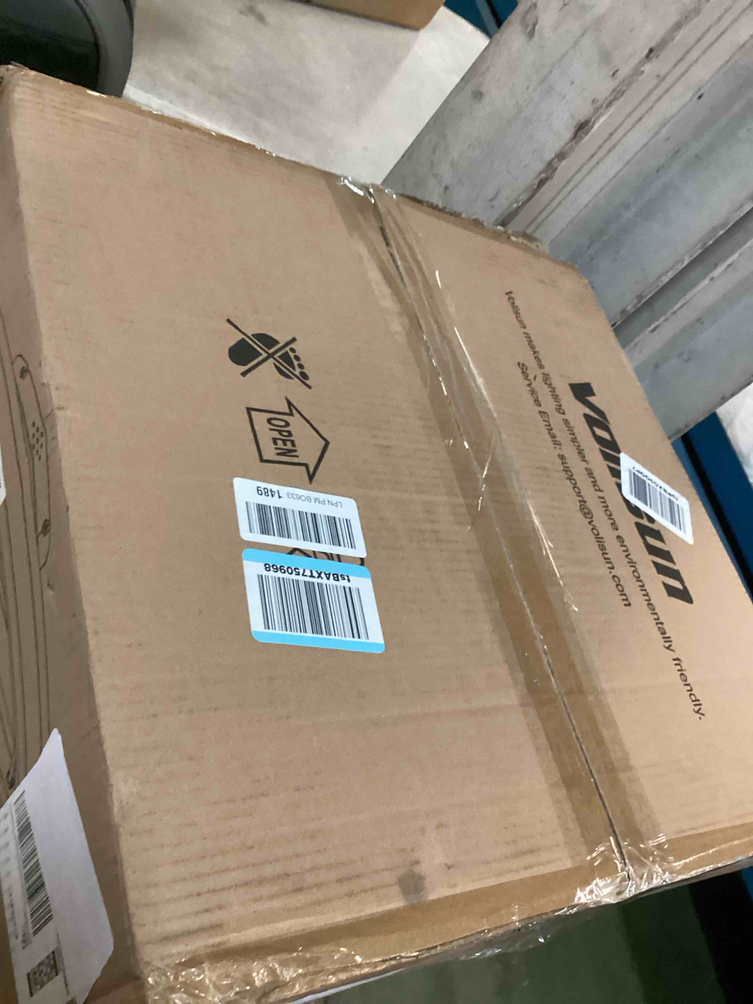 https://s3.amazonaws.com/lotting-images-prod/bidfta/PNK0050862_1724424341832.jpeg