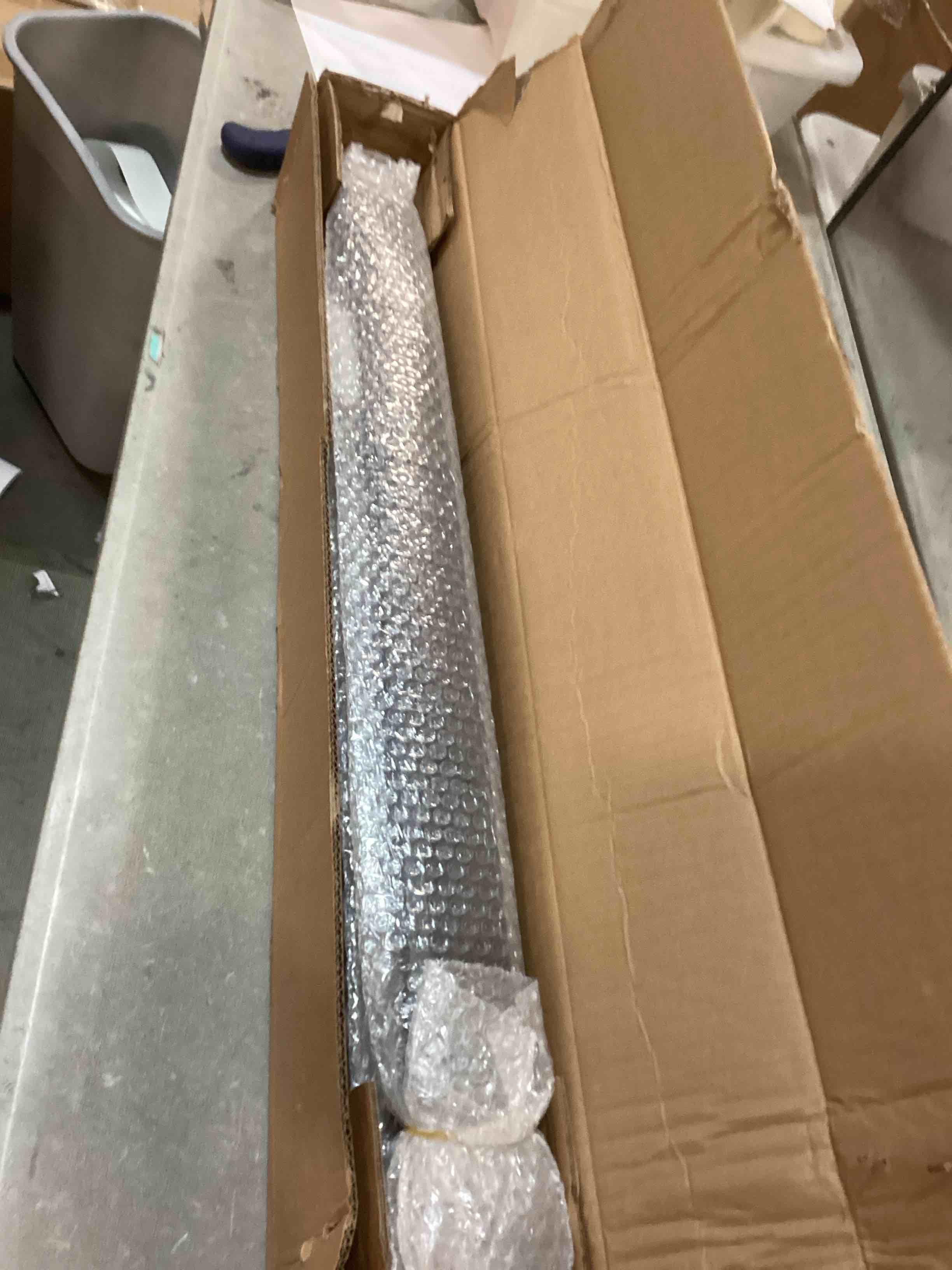 https://s3.amazonaws.com/lotting-images-prod/bidfta/PNK0051097_1724364404754.jpeg