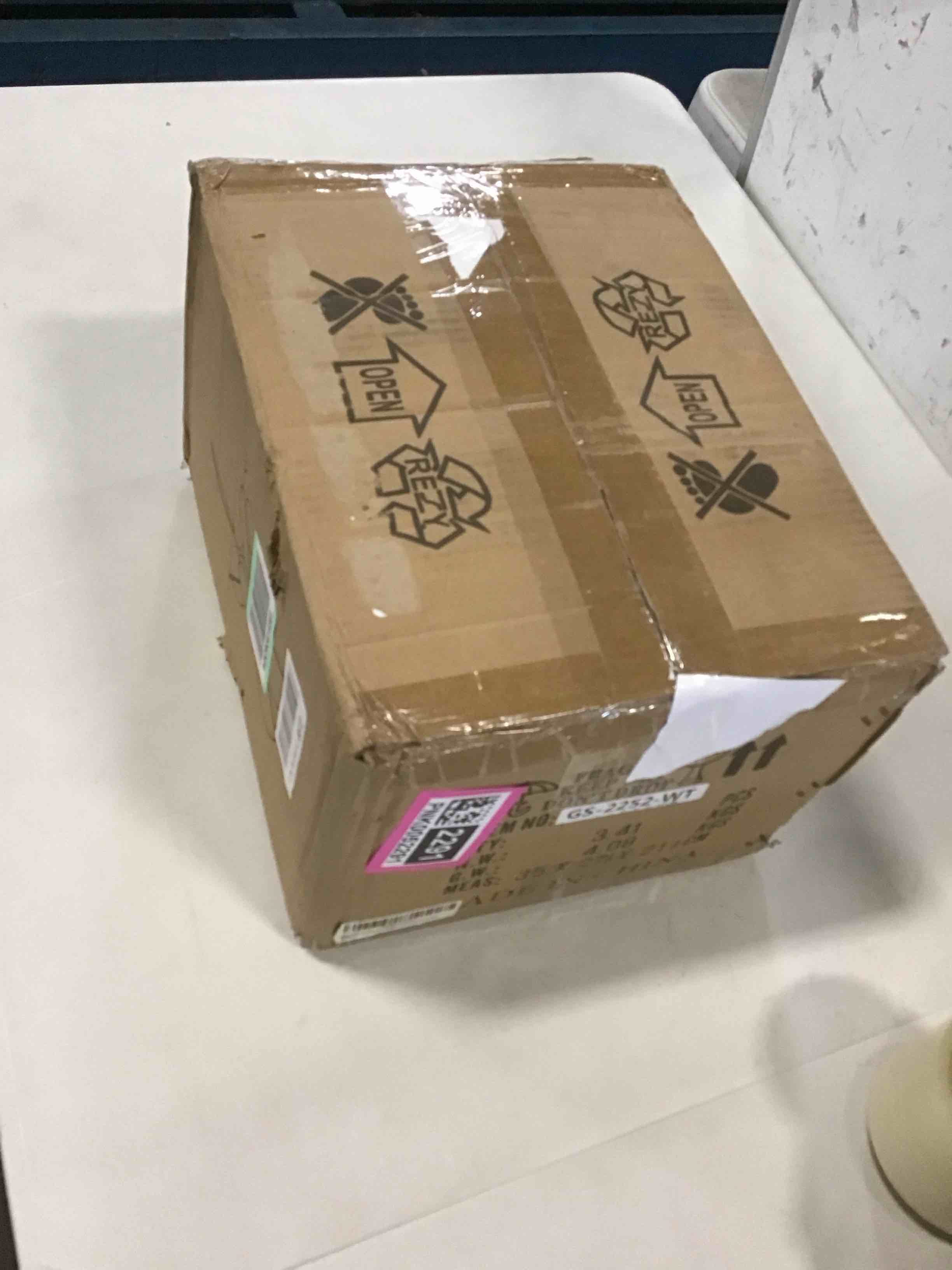 https://s3.amazonaws.com/lotting-images-prod/bidfta/PNK0052291_1725550490046.jpeg