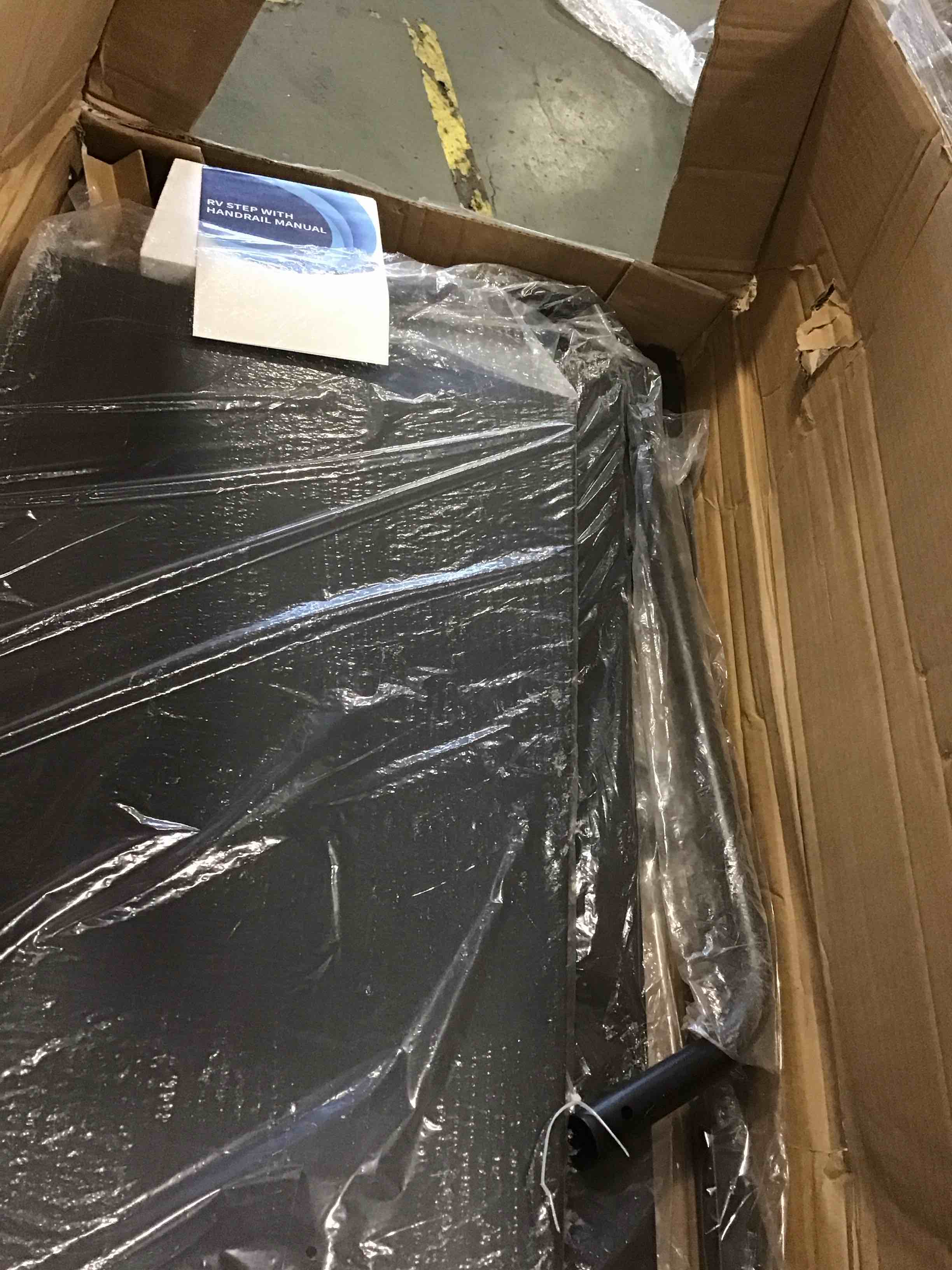 https://s3.amazonaws.com/lotting-images-prod/bidfta/PNK0052506_1725465961384.jpeg