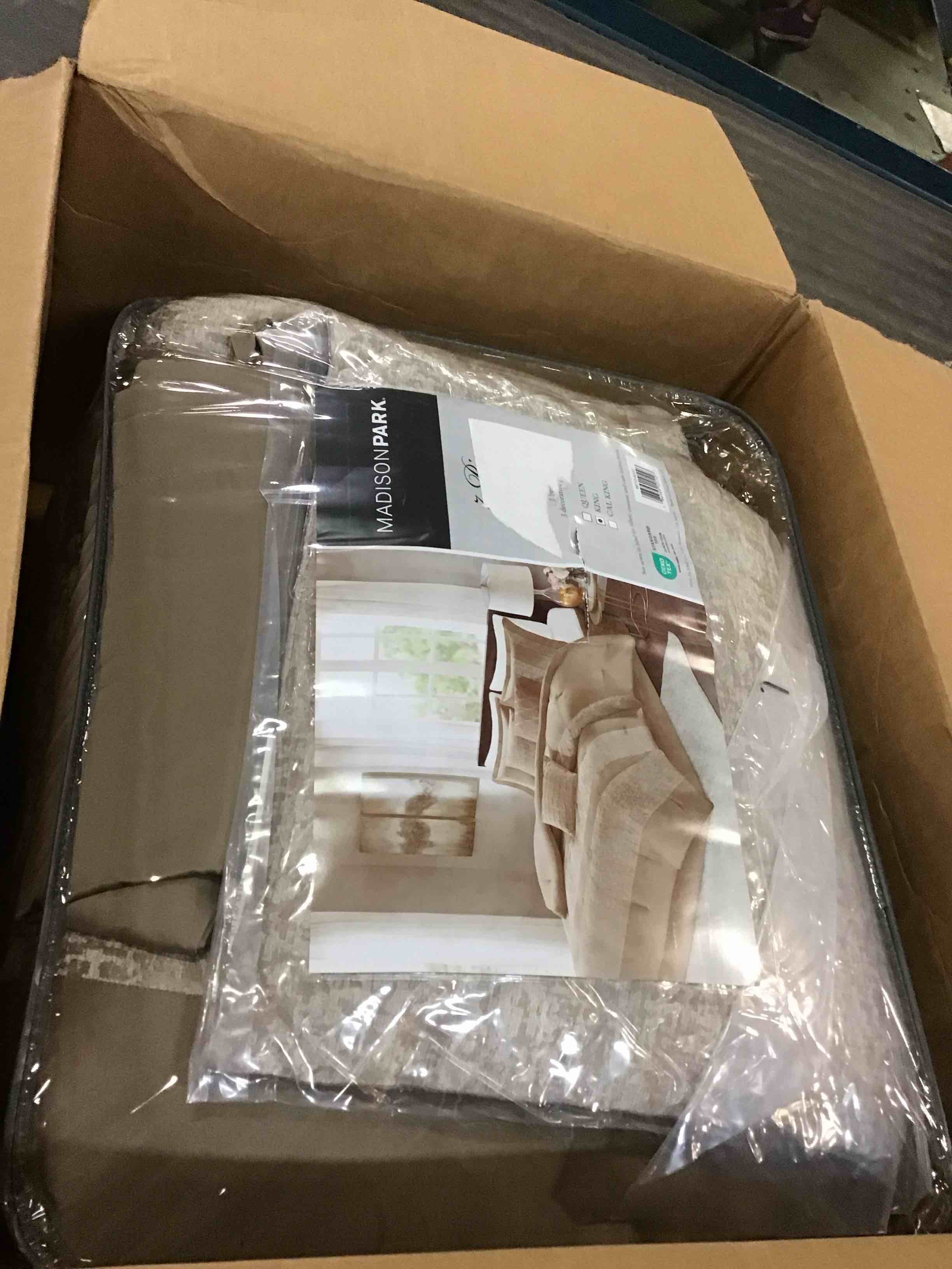 https://s3.amazonaws.com/lotting-images-prod/bidfta/PNK0052695_1725384723207.jpeg