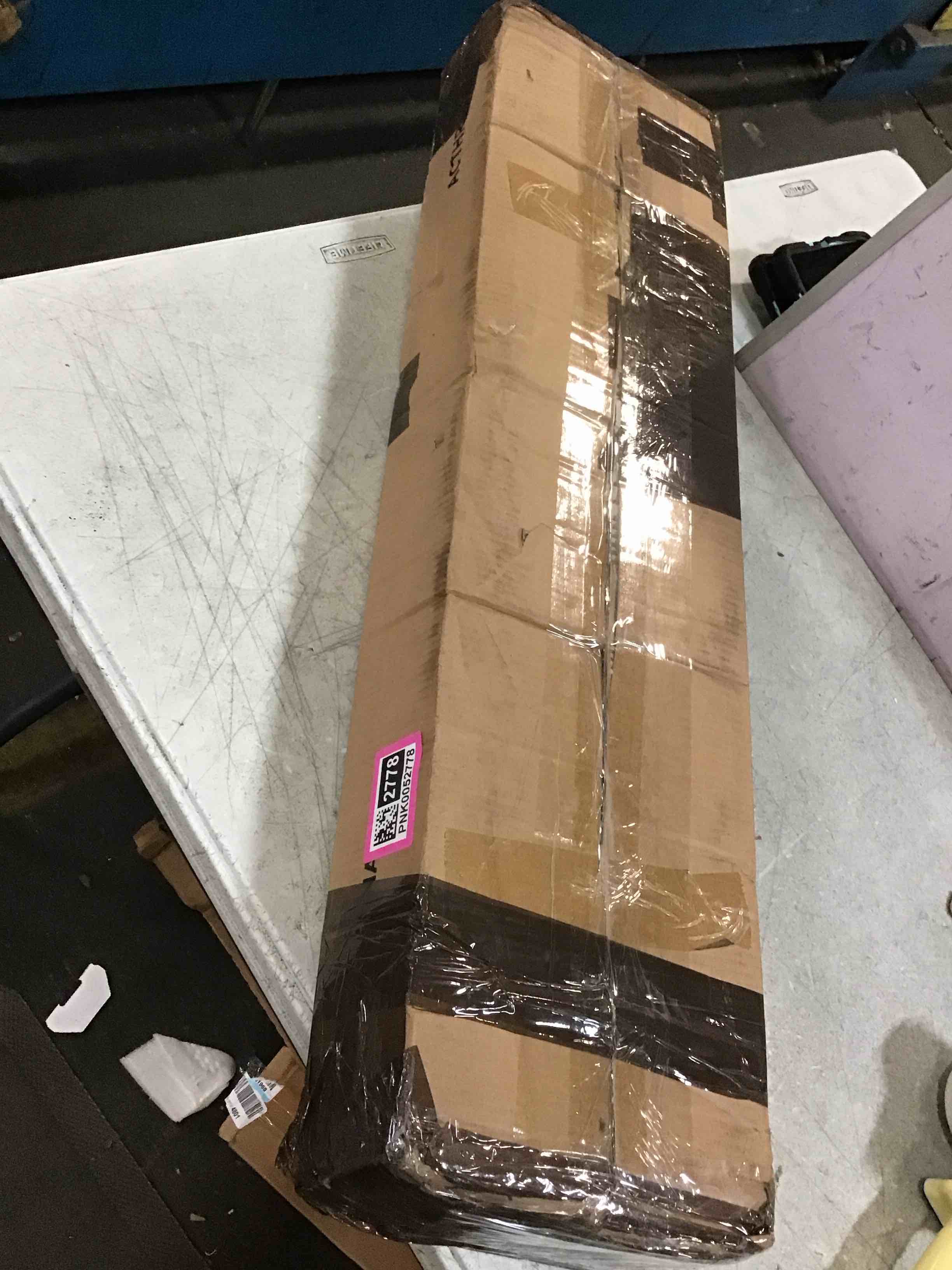 https://s3.amazonaws.com/lotting-images-prod/bidfta/PNK0052778_1725373764535.jpeg