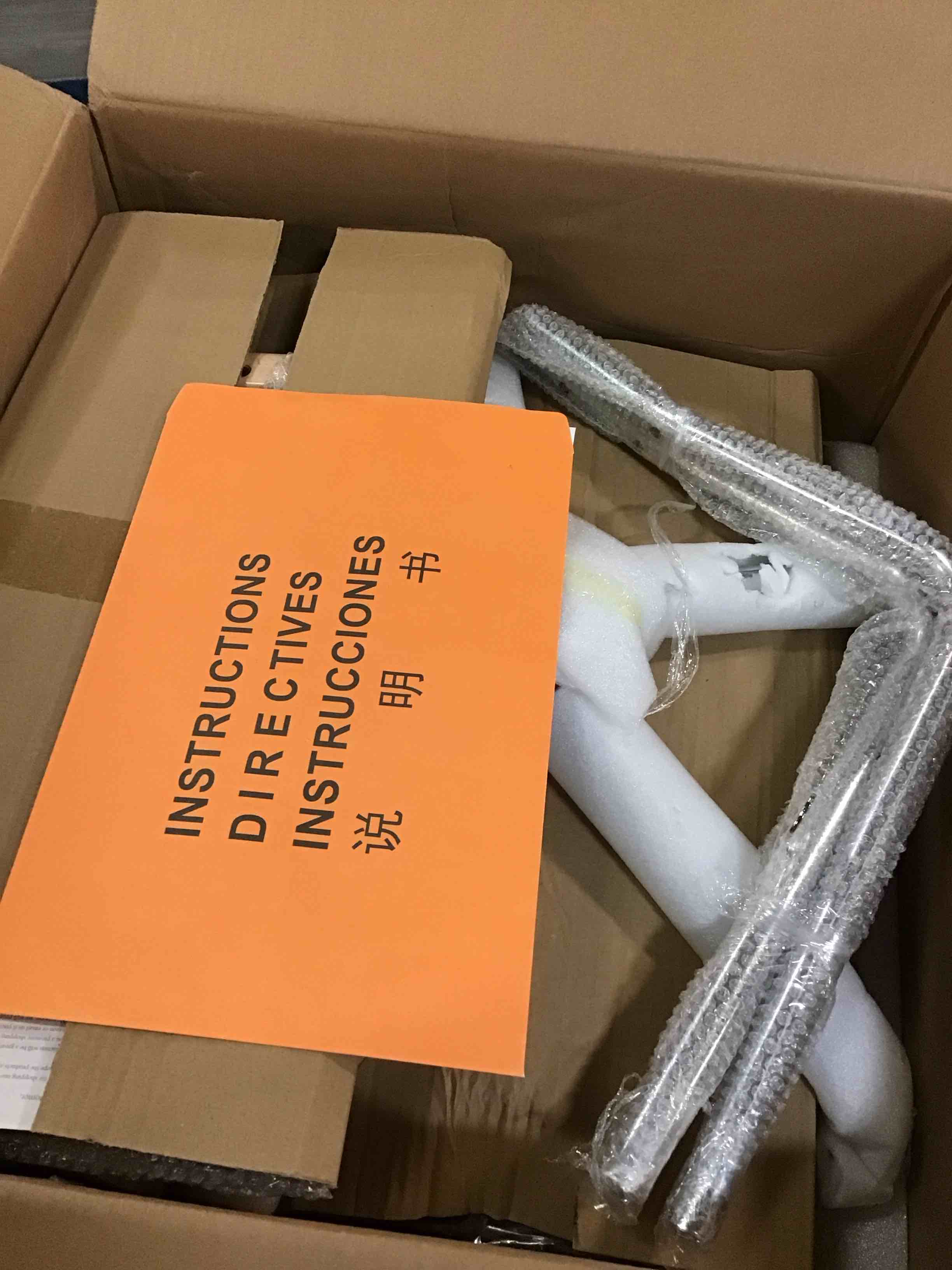 https://s3.amazonaws.com/lotting-images-prod/bidfta/PNK0052810_1725369075024.jpeg