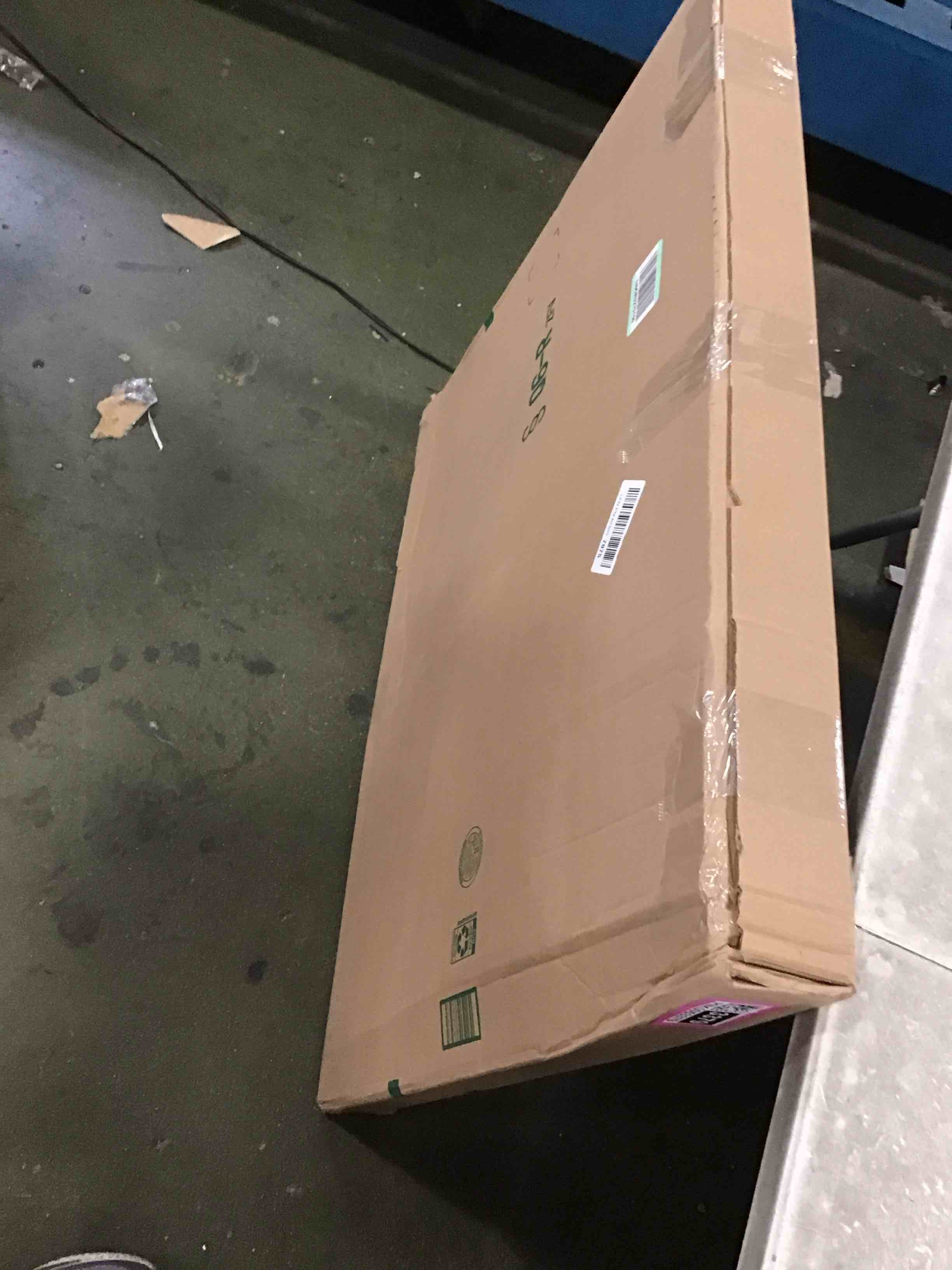 https://s3.amazonaws.com/lotting-images-prod/bidfta/PNK0053379_1724866949538.jpeg