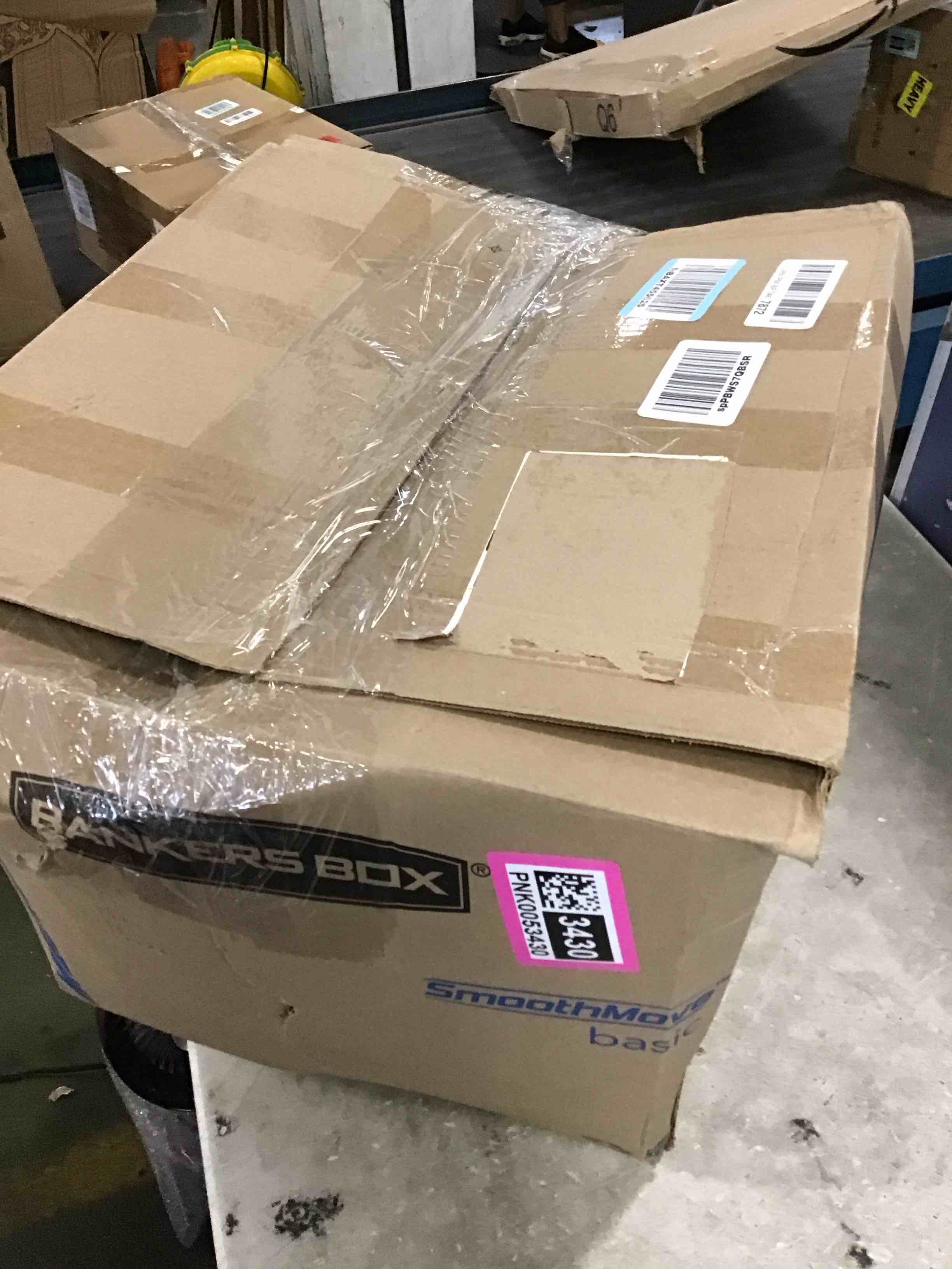 https://s3.amazonaws.com/lotting-images-prod/bidfta/PNK0053430_1724858184892.jpeg