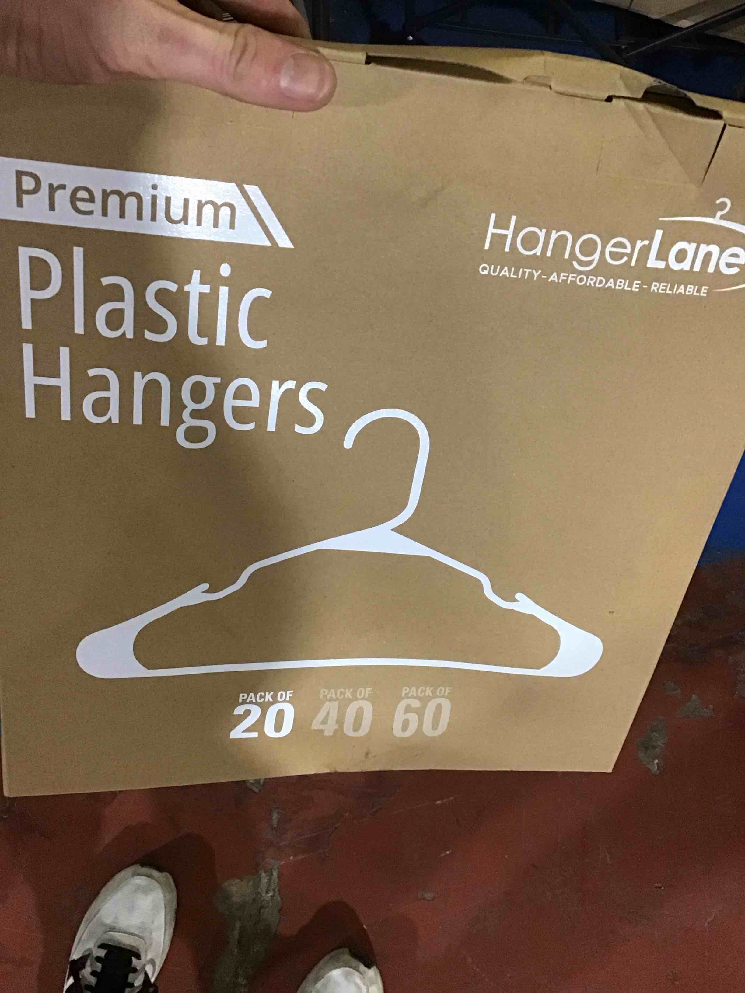 plastic hangers 20 pack of