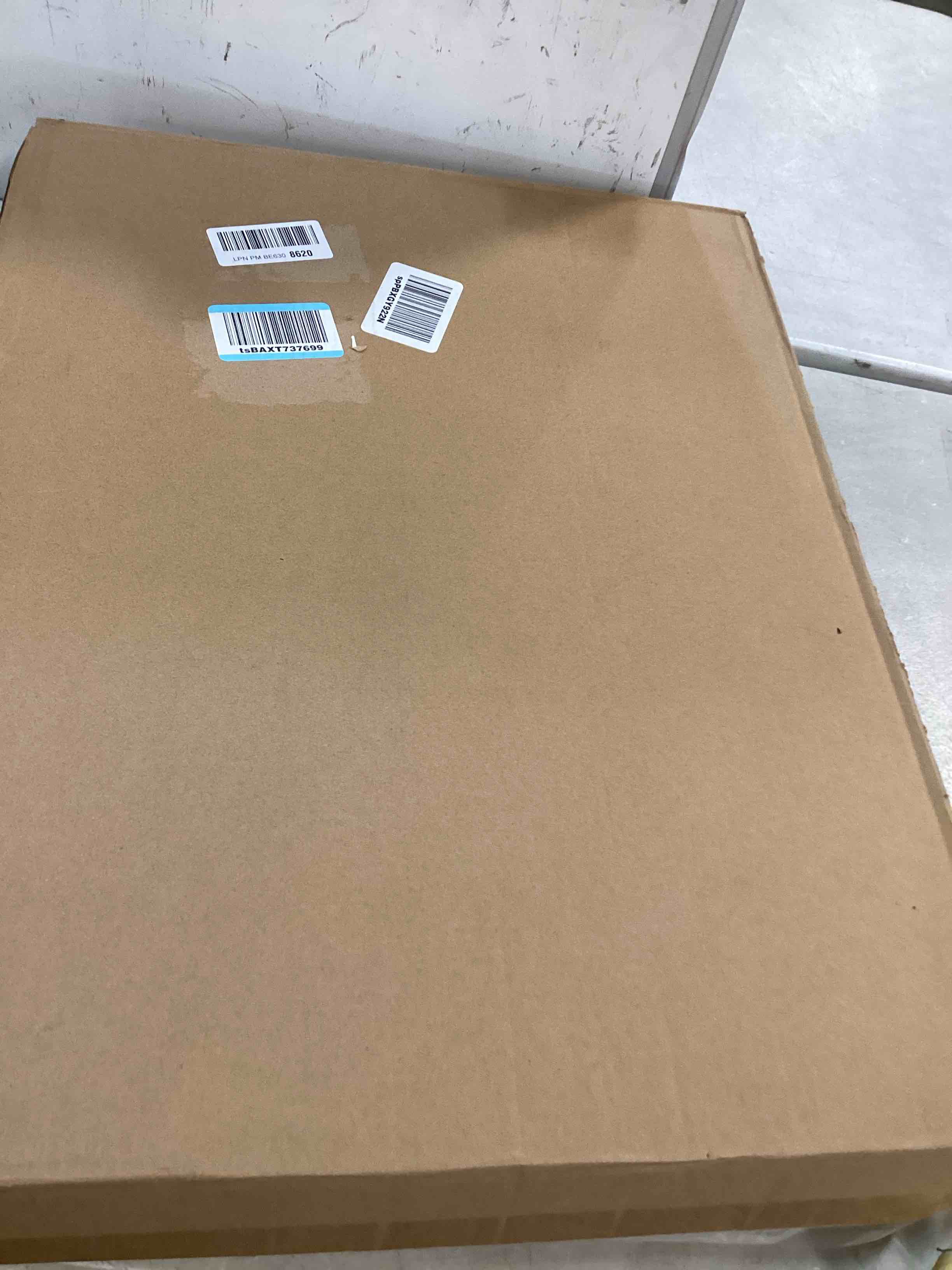 https://s3.amazonaws.com/lotting-images-prod/bidfta/PNK0060145_1724861254205.jpeg