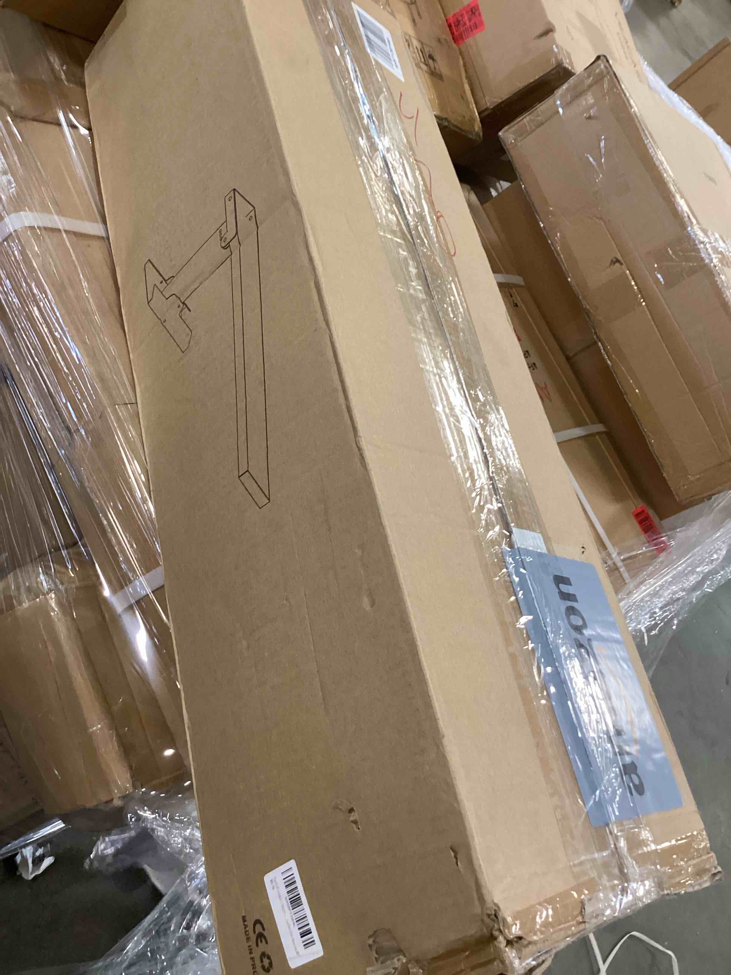 https://s3.amazonaws.com/lotting-images-prod/bidfta/PNK0061770_1724161660551.jpeg