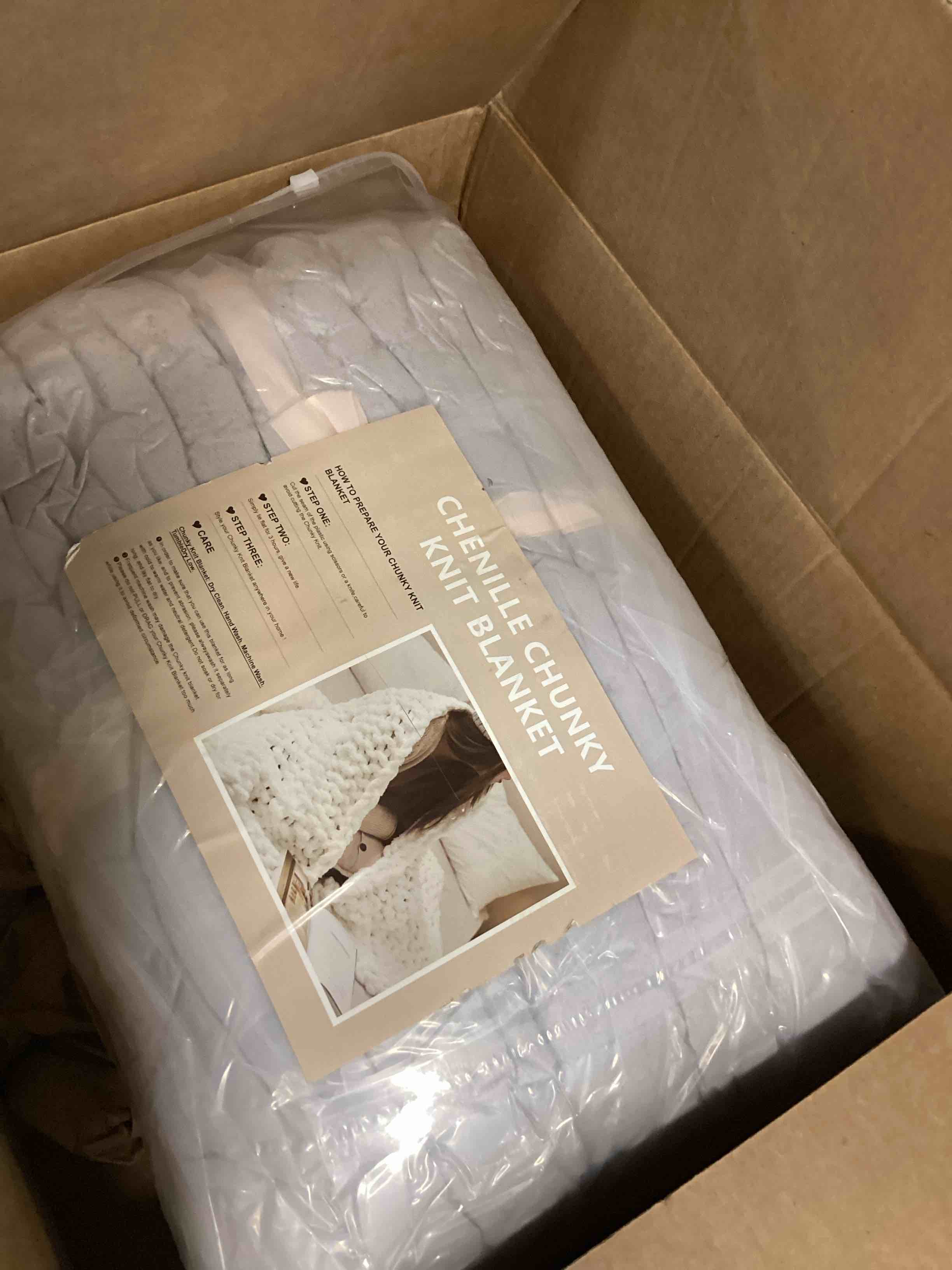 https://s3.amazonaws.com/lotting-images-prod/bidfta/PNK0061794_1724159806412.jpeg