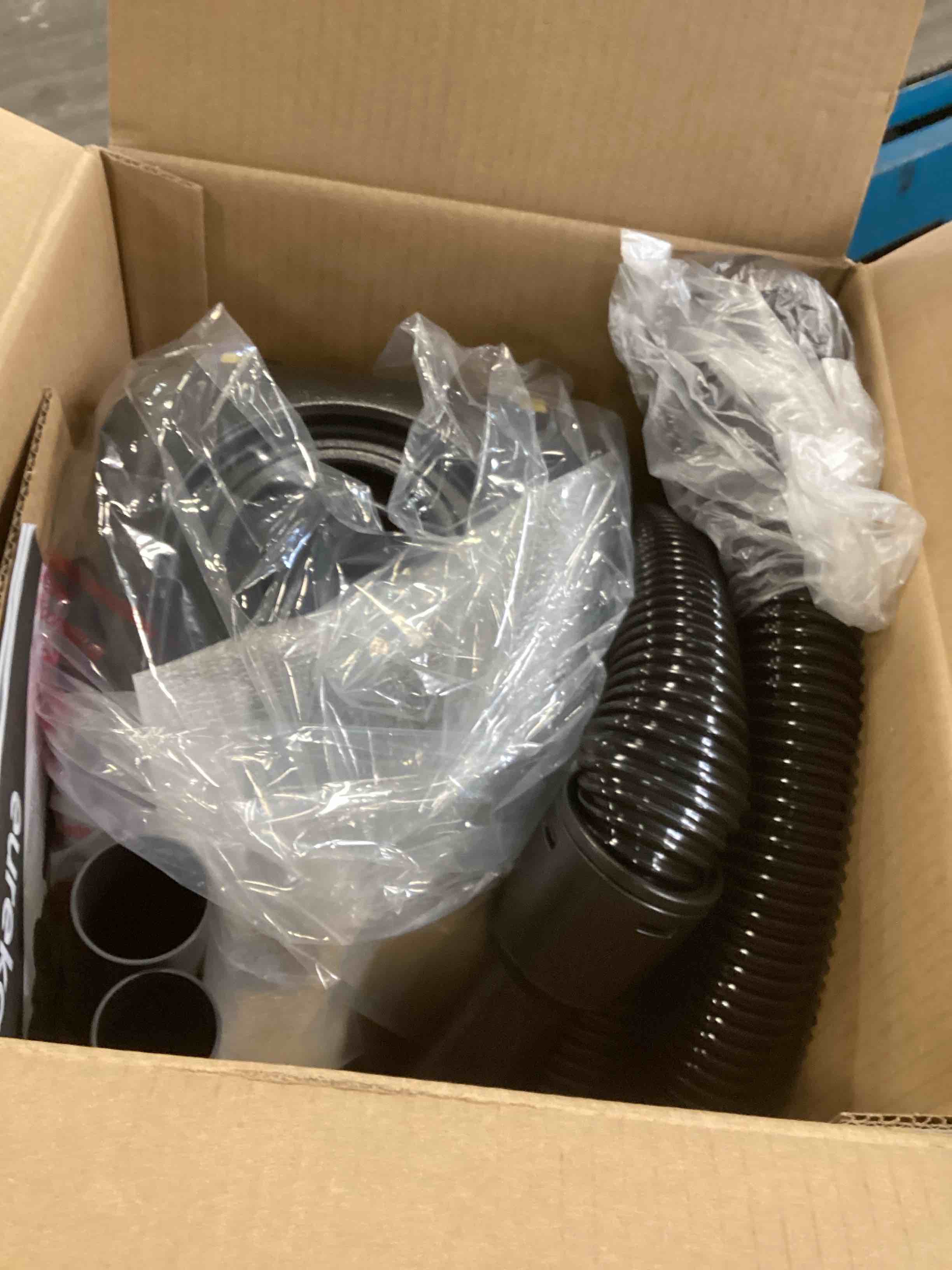 https://s3.amazonaws.com/lotting-images-prod/bidfta/PNK0062125_1726508664605.jpeg