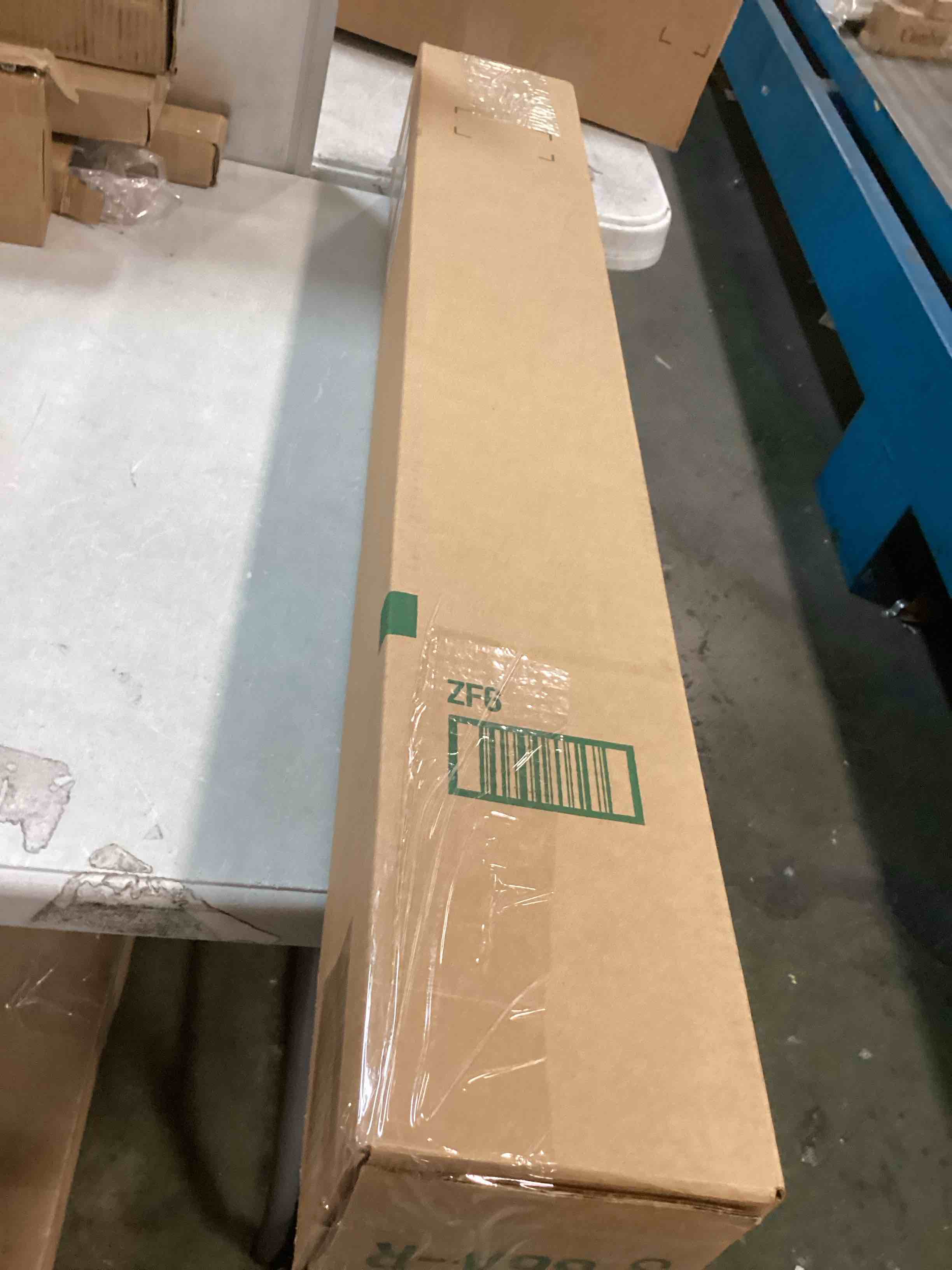 https://s3.amazonaws.com/lotting-images-prod/bidfta/PNK0062437_1725048565197.jpeg
