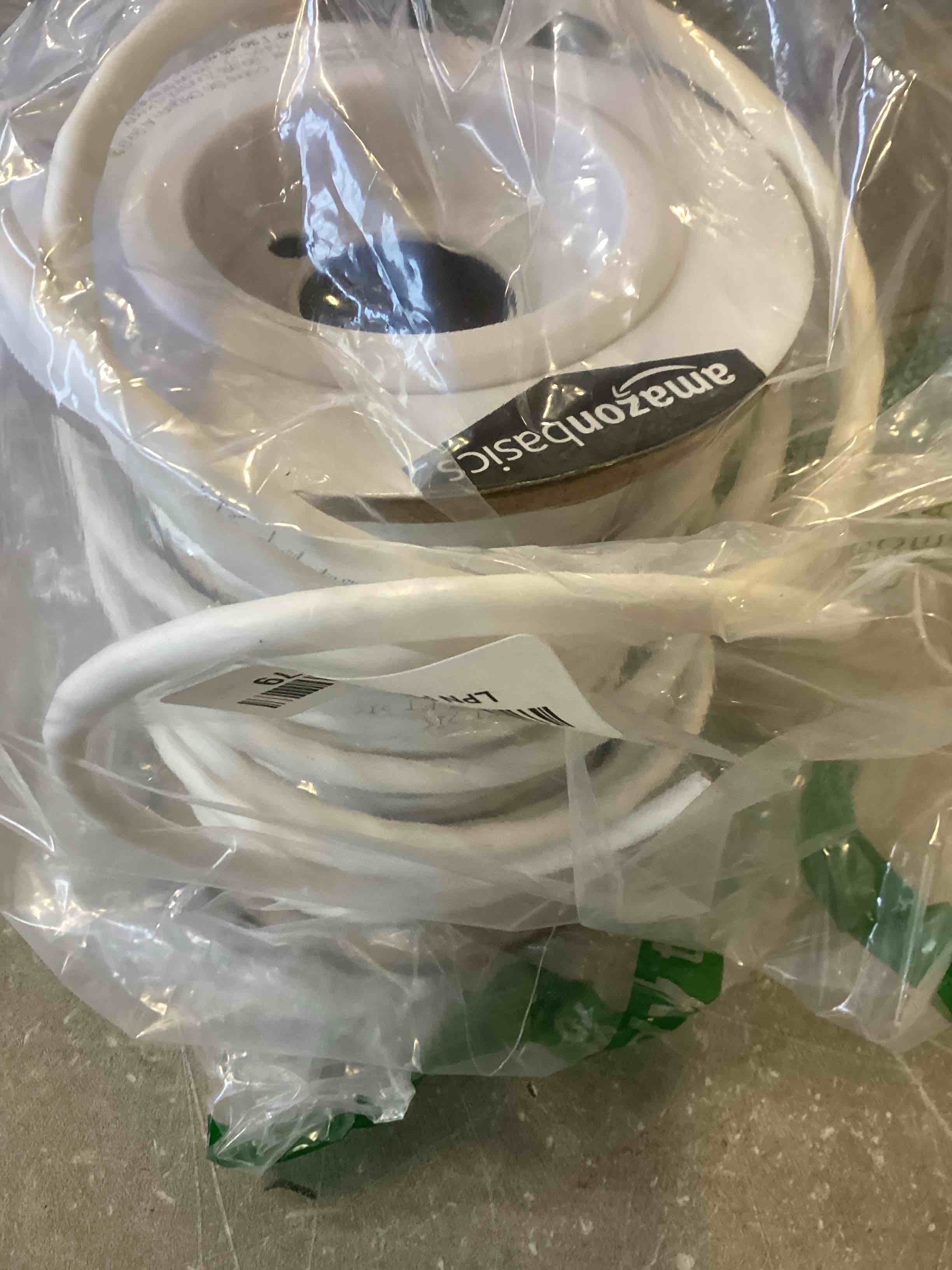 https://s3.amazonaws.com/lotting-images-prod/bidfta/PNK0064568_1723642550501.jpeg