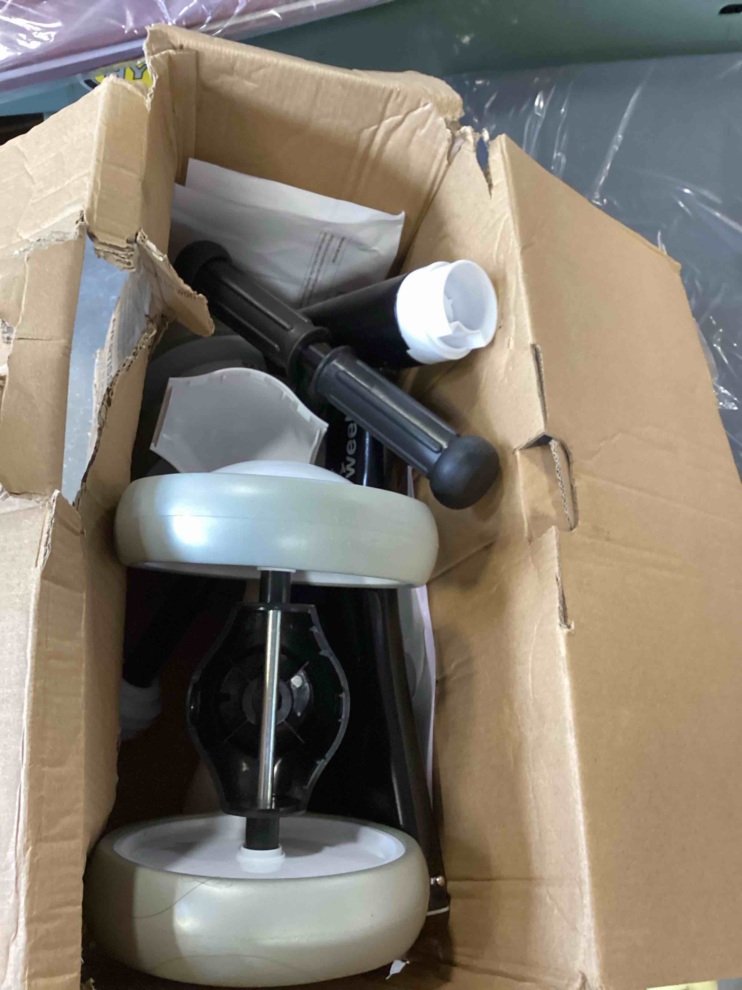https://s3.amazonaws.com/lotting-images-prod/bidfta/PNK0065328_1724089889114.jpeg