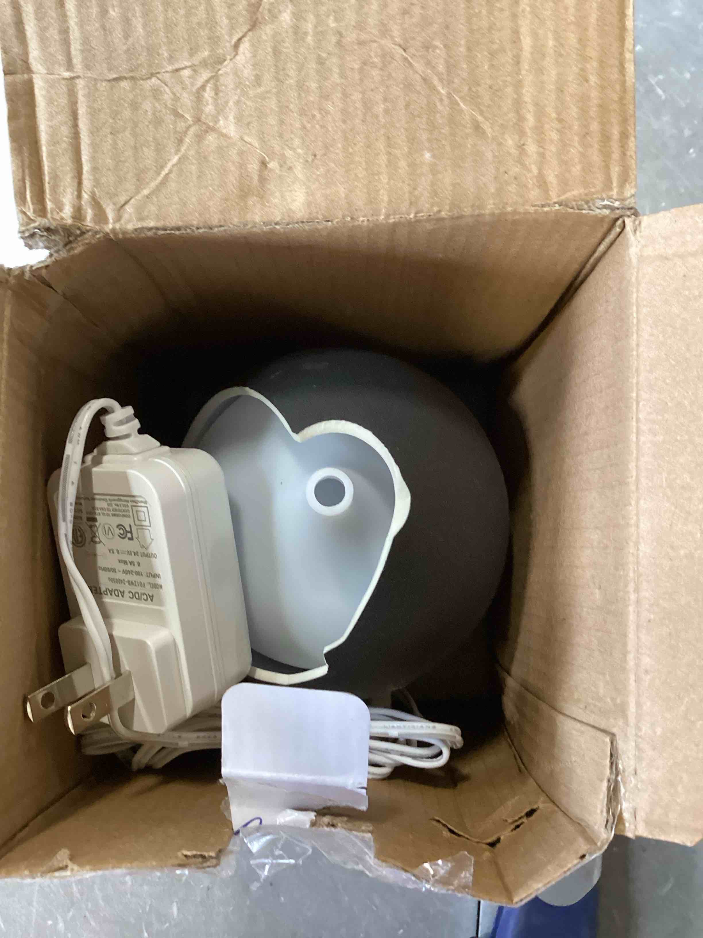 https://s3.amazonaws.com/lotting-images-prod/bidfta/PNK0065371_1724096072068.jpeg
