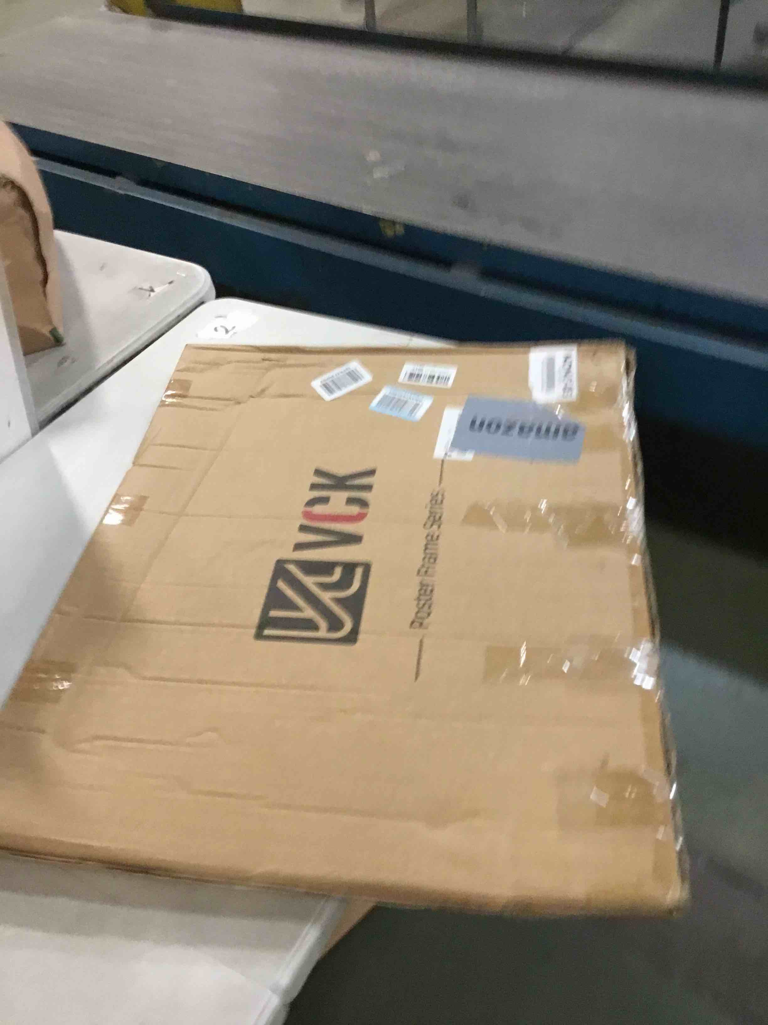 https://s3.amazonaws.com/lotting-images-prod/bidfta/PNK0066844_1725503814796.jpeg