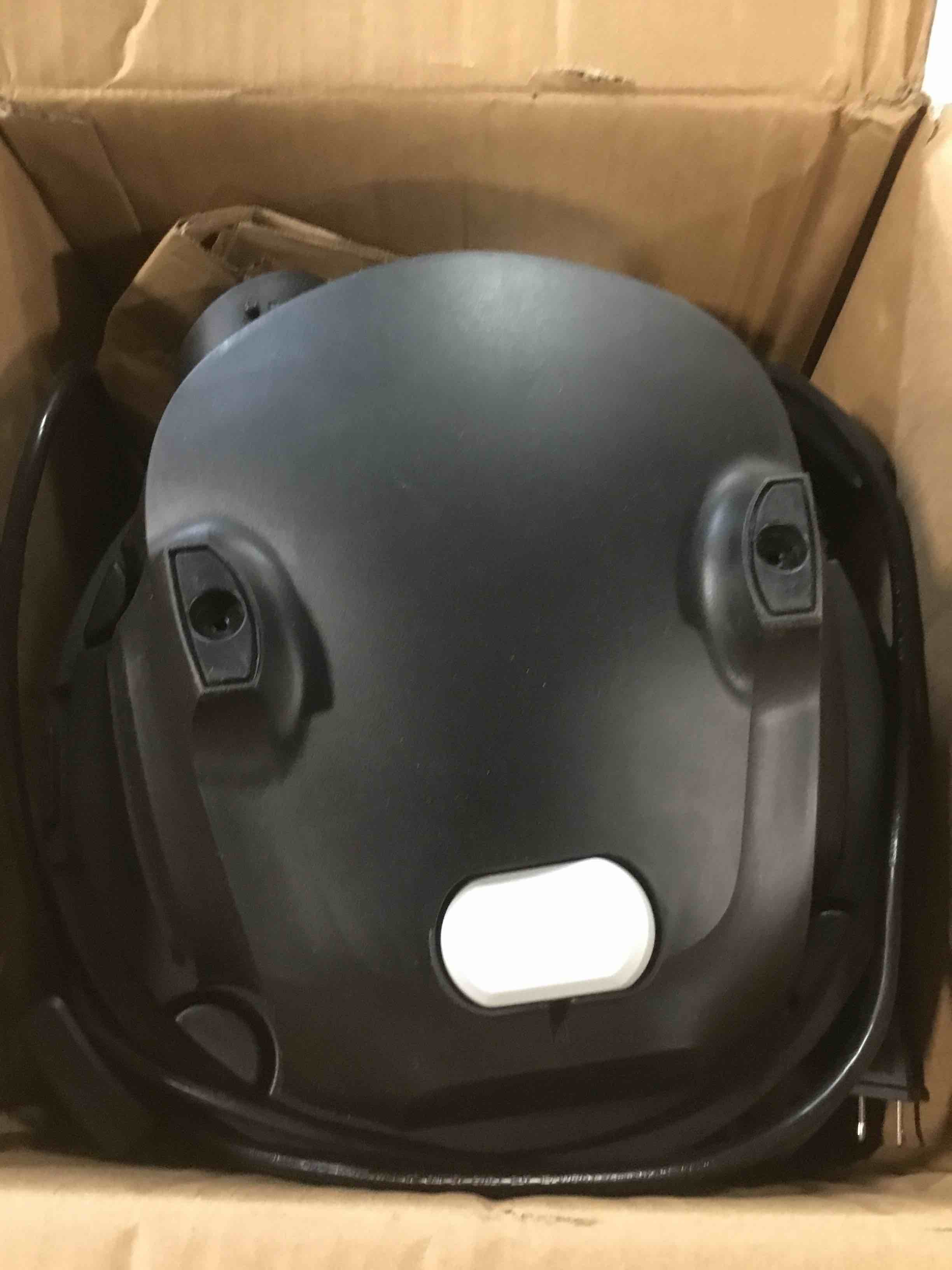 https://s3.amazonaws.com/lotting-images-prod/bidfta/PNK0067955_1724292720042.jpeg