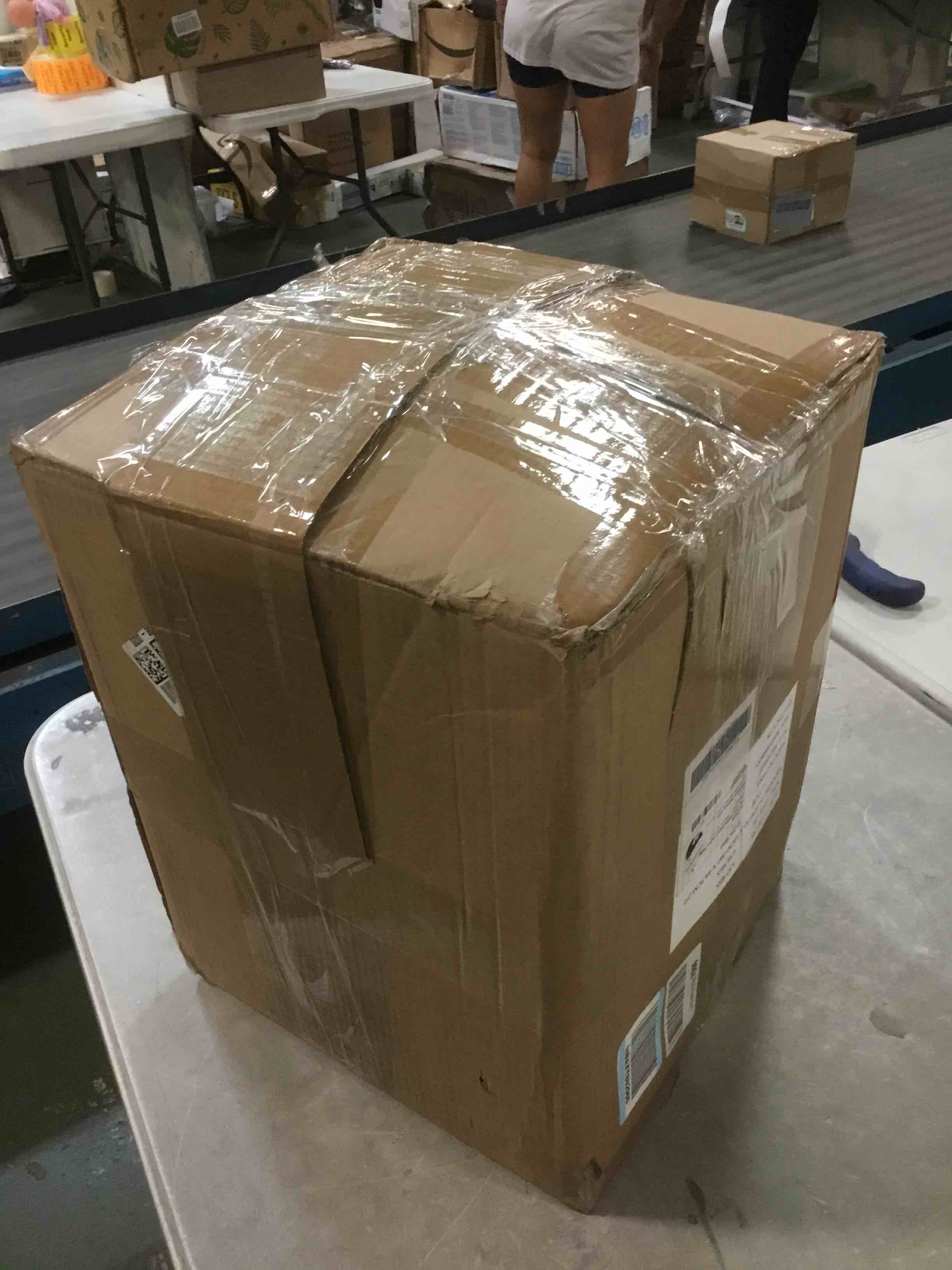 https://s3.amazonaws.com/lotting-images-prod/bidfta/PNK0067955_1724292749151.jpeg