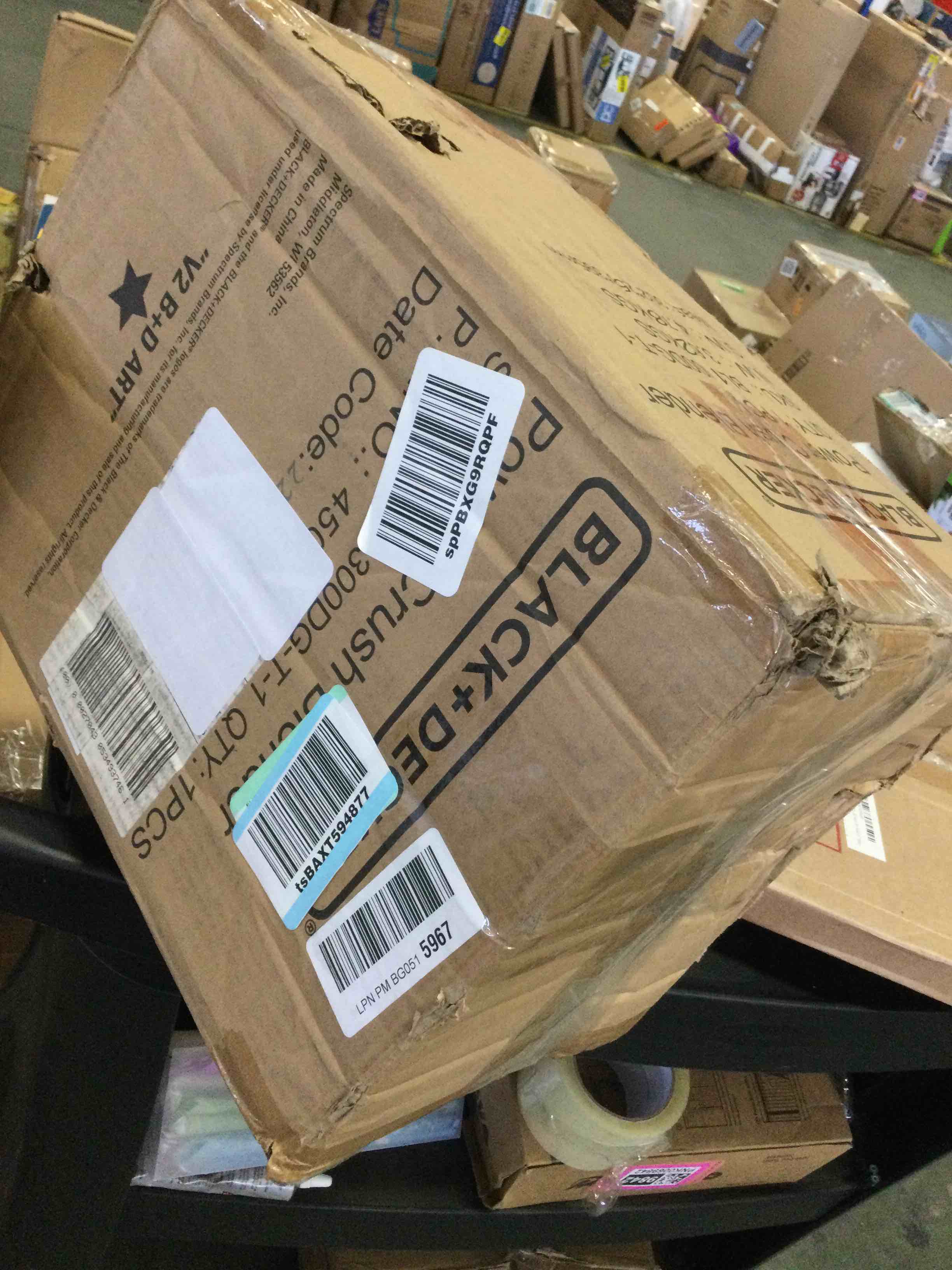 https://s3.amazonaws.com/lotting-images-prod/bidfta/PNK0068887_1726248546322.jpeg
