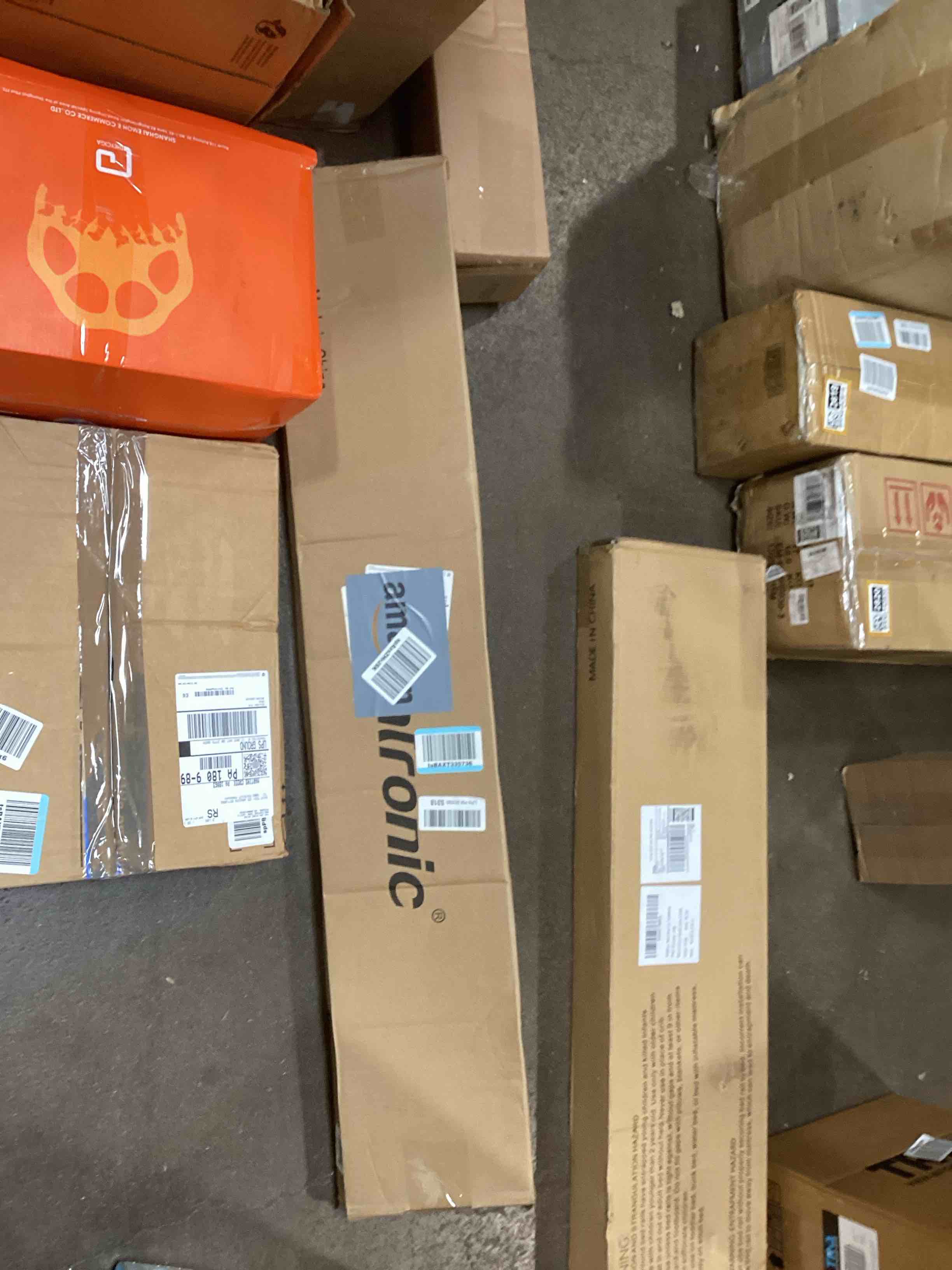 https://s3.amazonaws.com/lotting-images-prod/bidfta/PNK0072119_1729273282601.jpeg