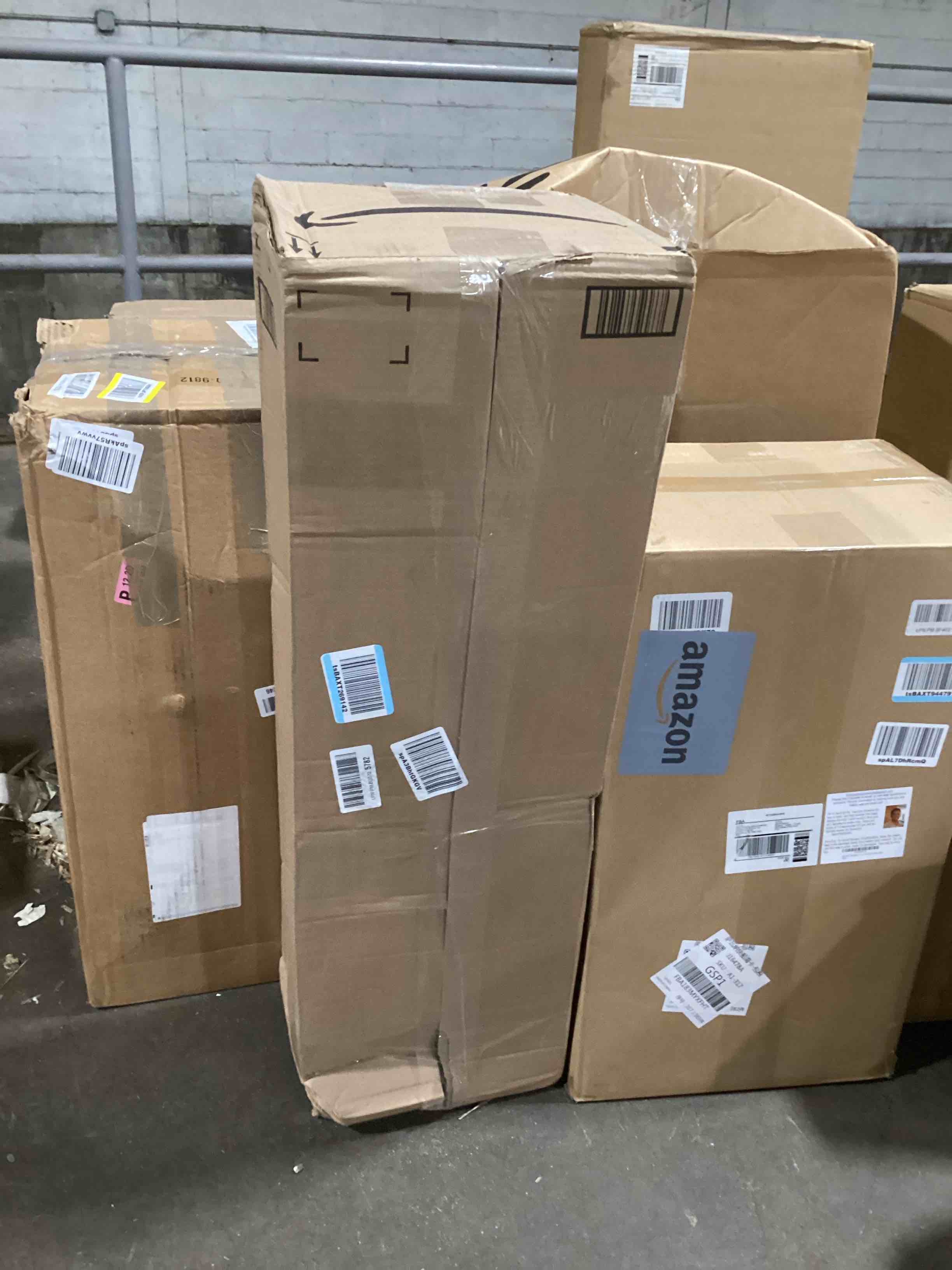 https://s3.amazonaws.com/lotting-images-prod/bidfta/PNK0072440_1729178517869.jpeg