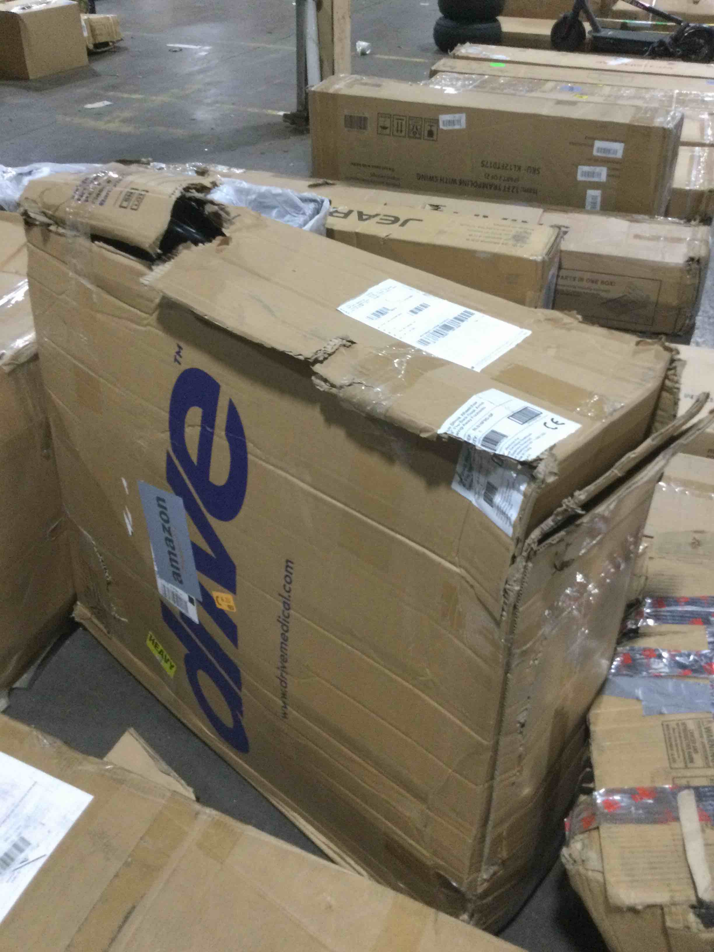https://s3.amazonaws.com/lotting-images-prod/bidfta/PNK0072803_1728498836396.jpeg