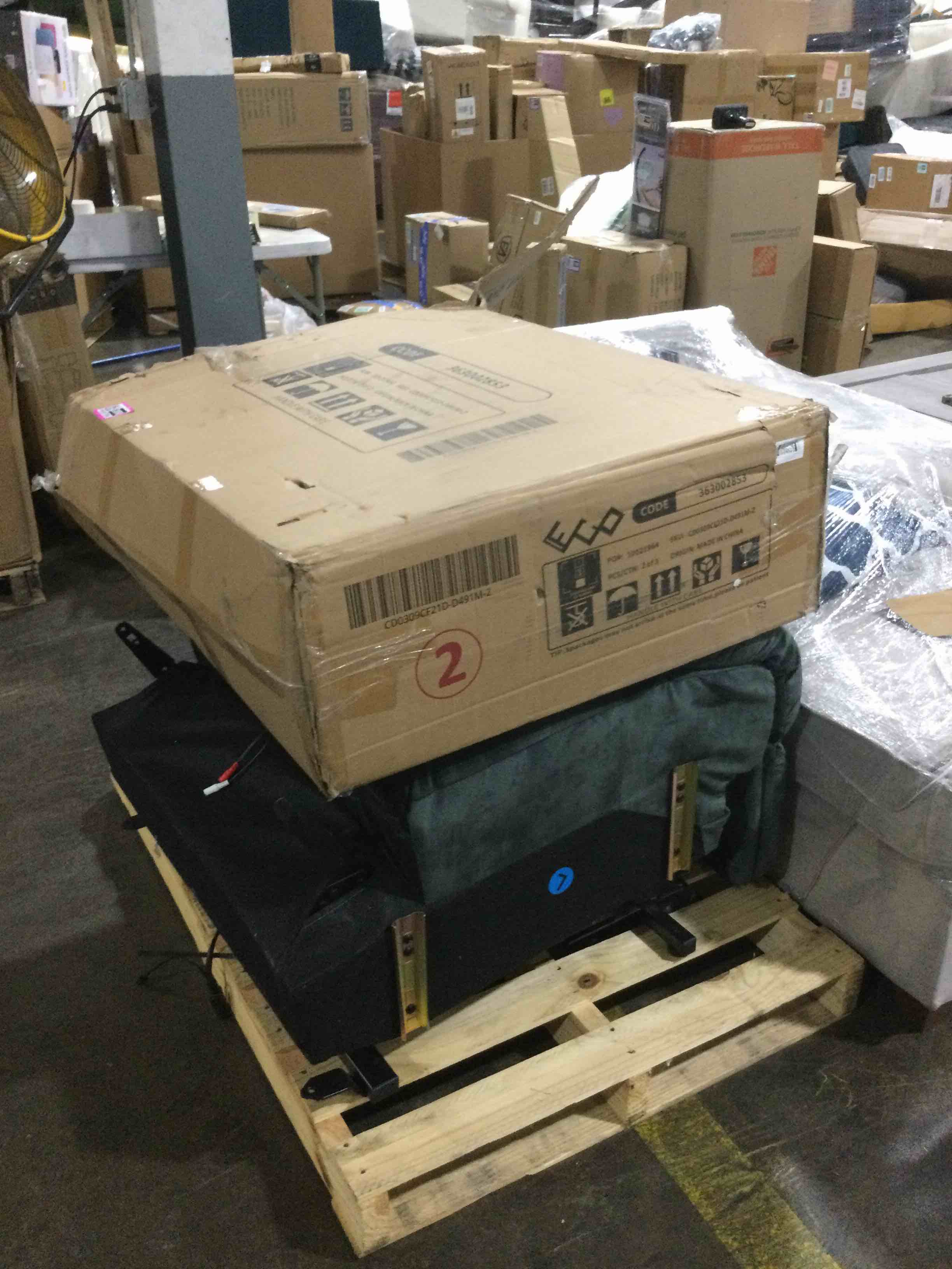 https://s3.amazonaws.com/lotting-images-prod/bidfta/PNK0072890_1727964765920.jpeg