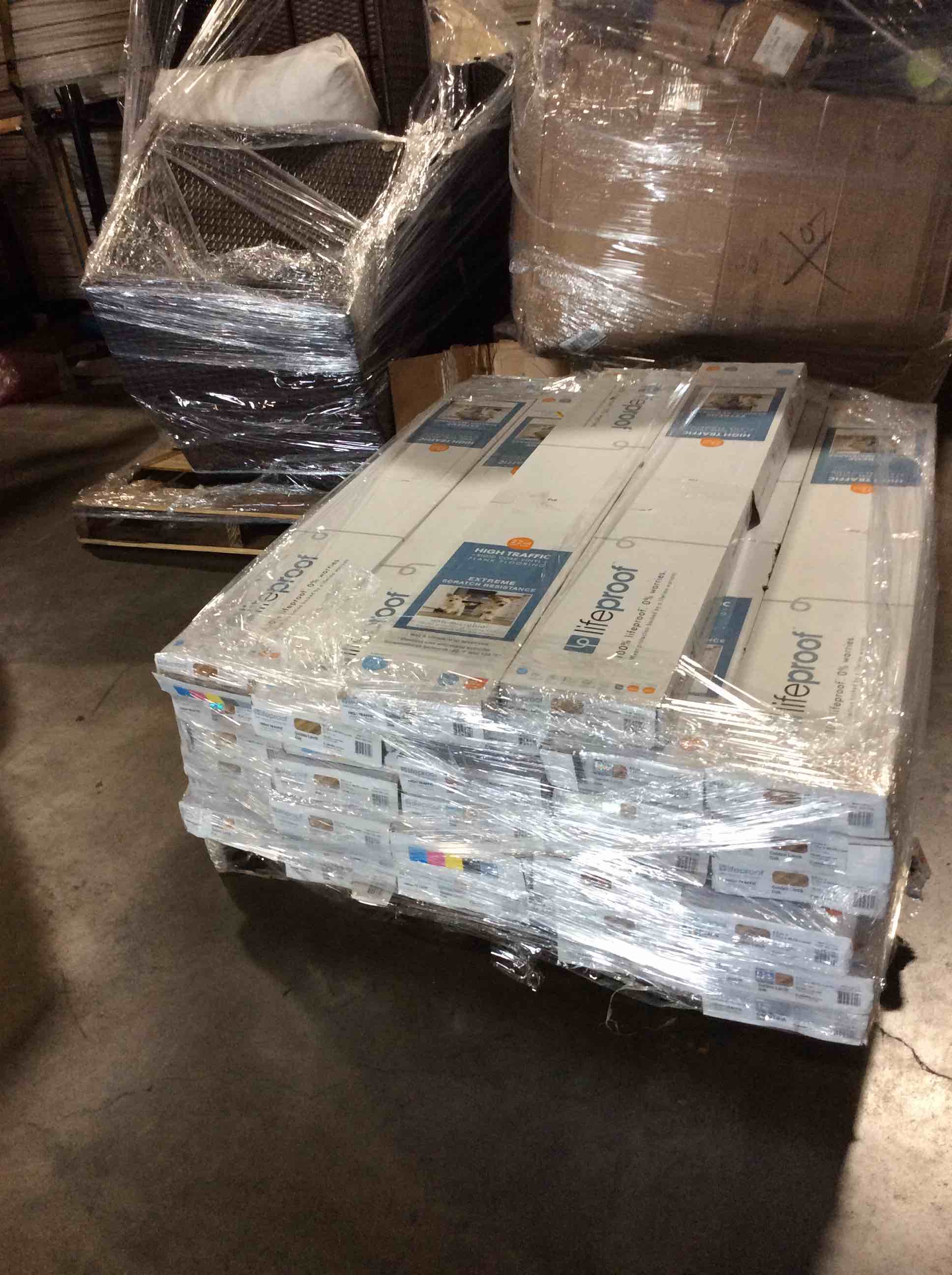 Lifeproof Golden Larch Oak 22 MIL x 7.1 in. W x 48 in. L Click Lock