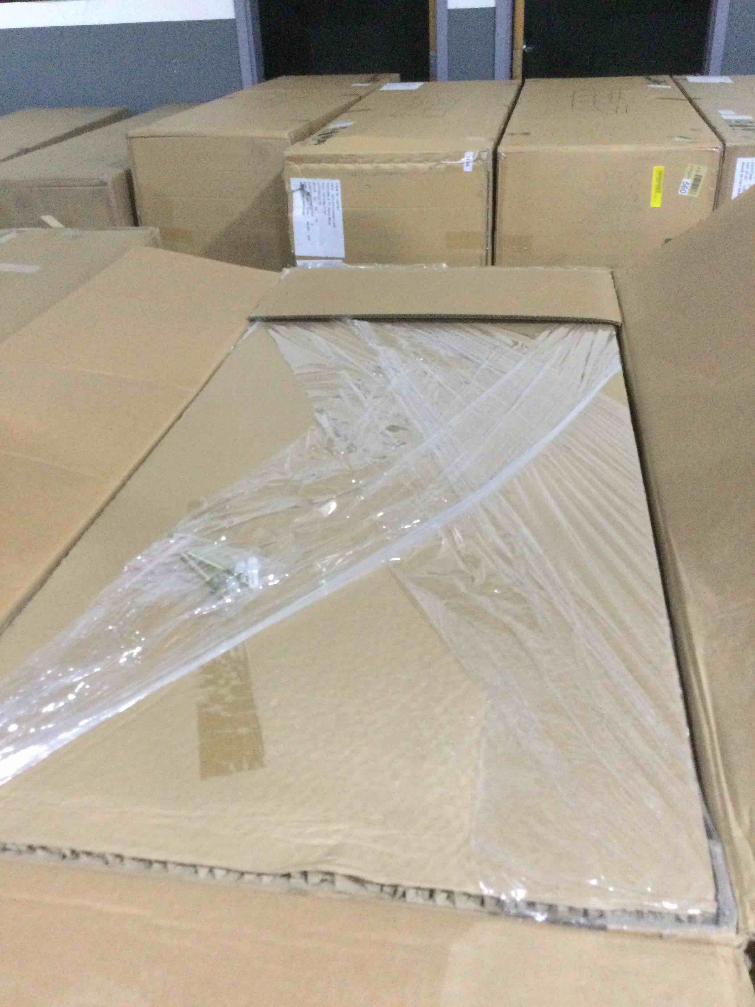 https://s3.amazonaws.com/lotting-images-prod/bidfta/PNK0073470_1726248943342.jpeg