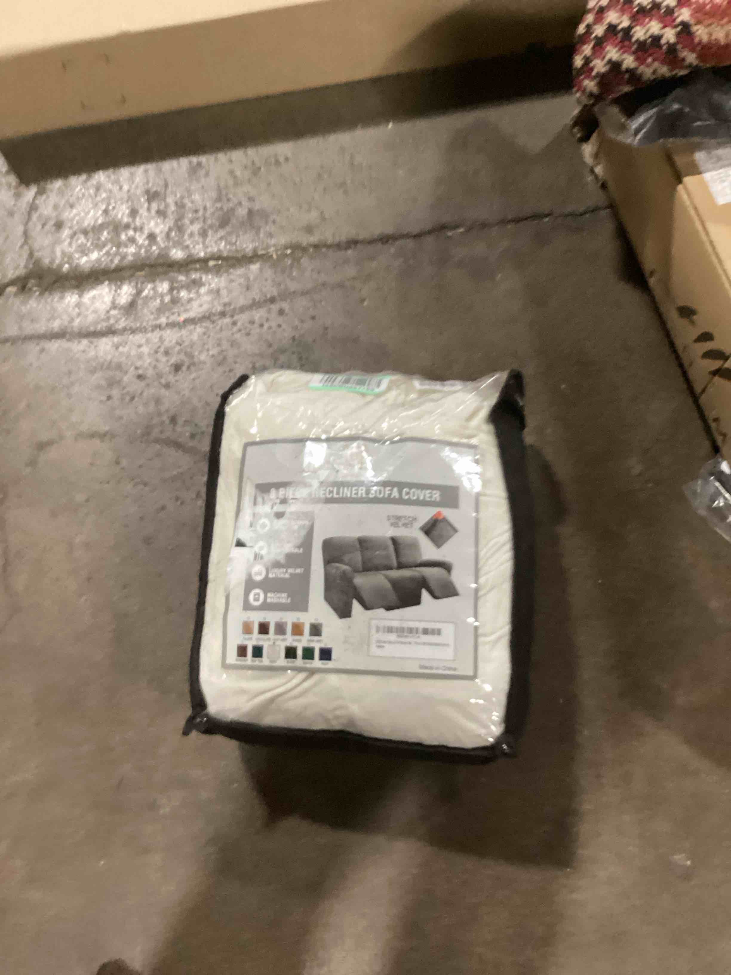 https://s3.amazonaws.com/lotting-images-prod/bidfta/PNK0074097_1725644428143.jpeg