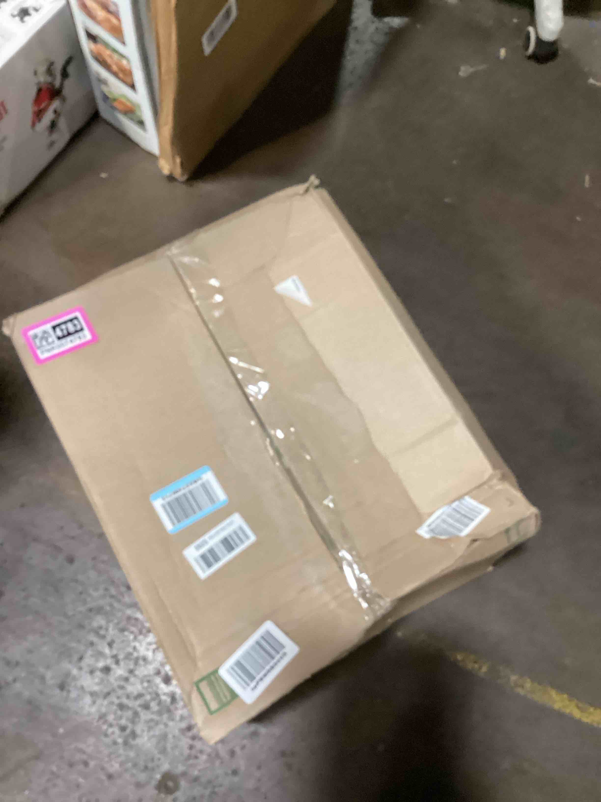 https://s3.amazonaws.com/lotting-images-prod/bidfta/PNK0074783_1725481624791.jpeg