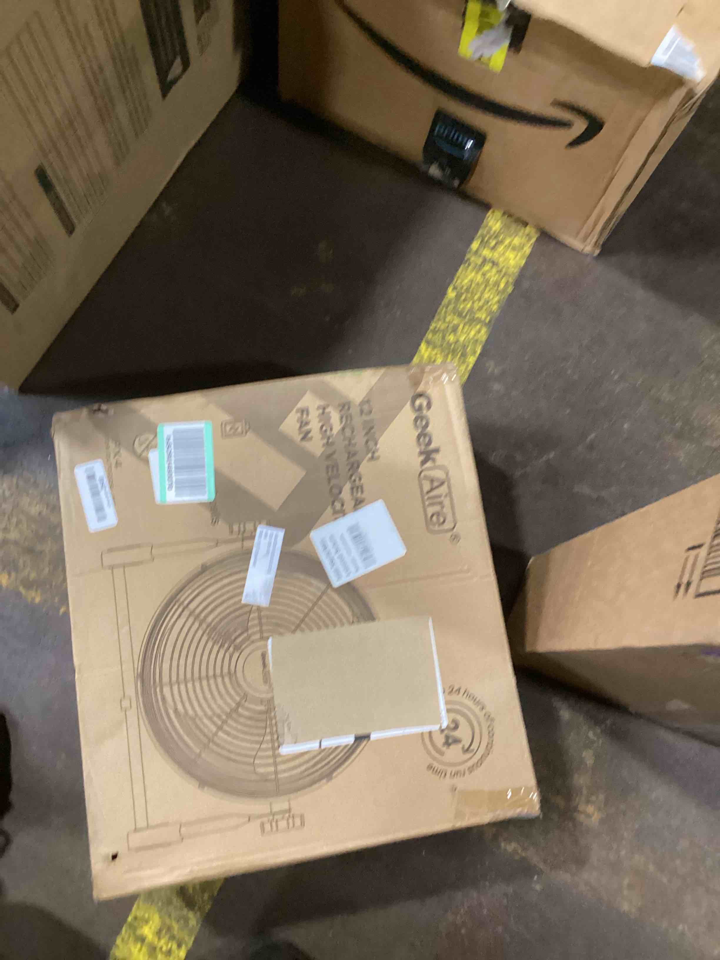 https://s3.amazonaws.com/lotting-images-prod/bidfta/PNK0074996_1725398363515.jpeg