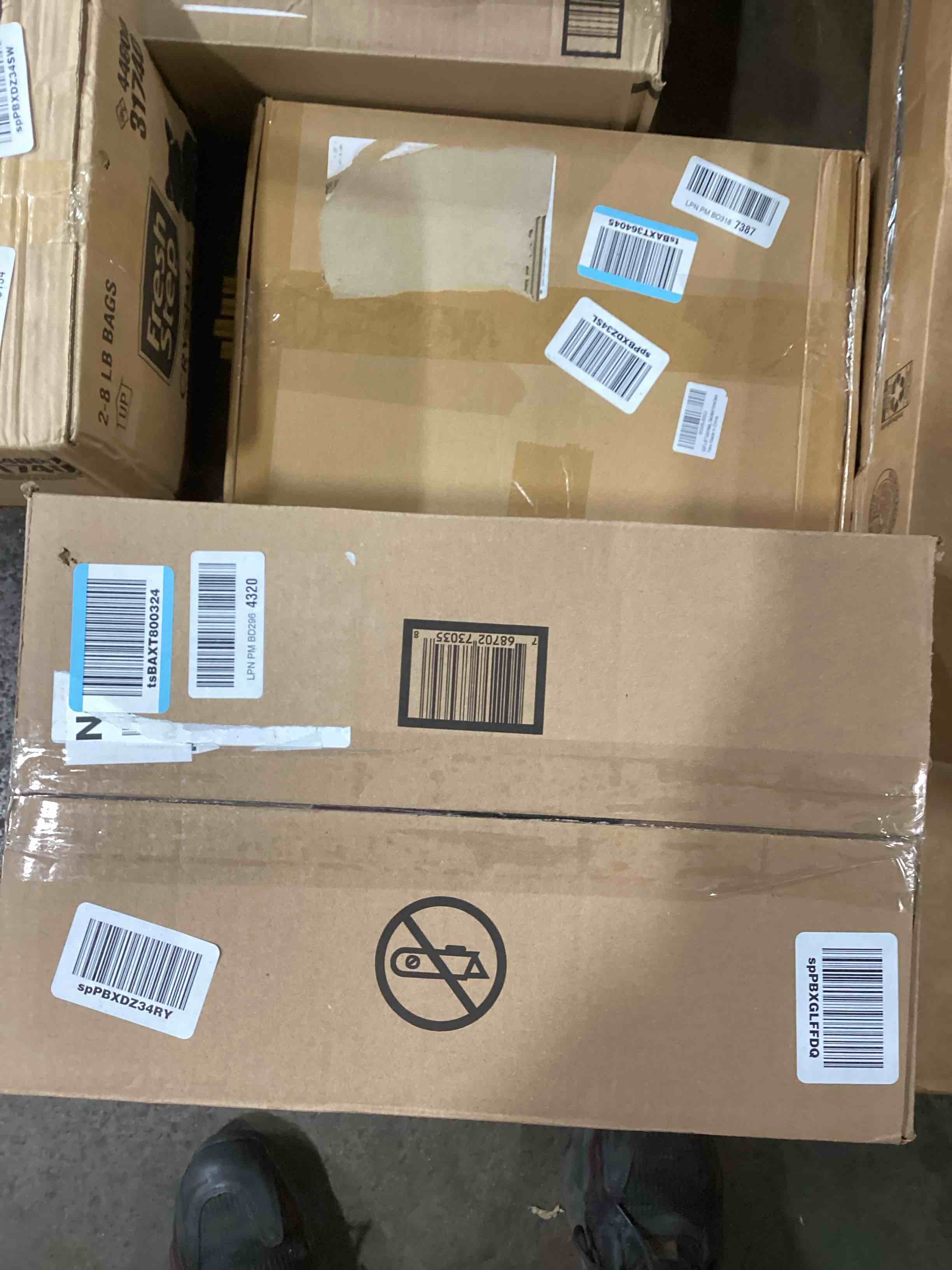 https://s3.amazonaws.com/lotting-images-prod/bidfta/PNK0076300_1725895985165.jpeg