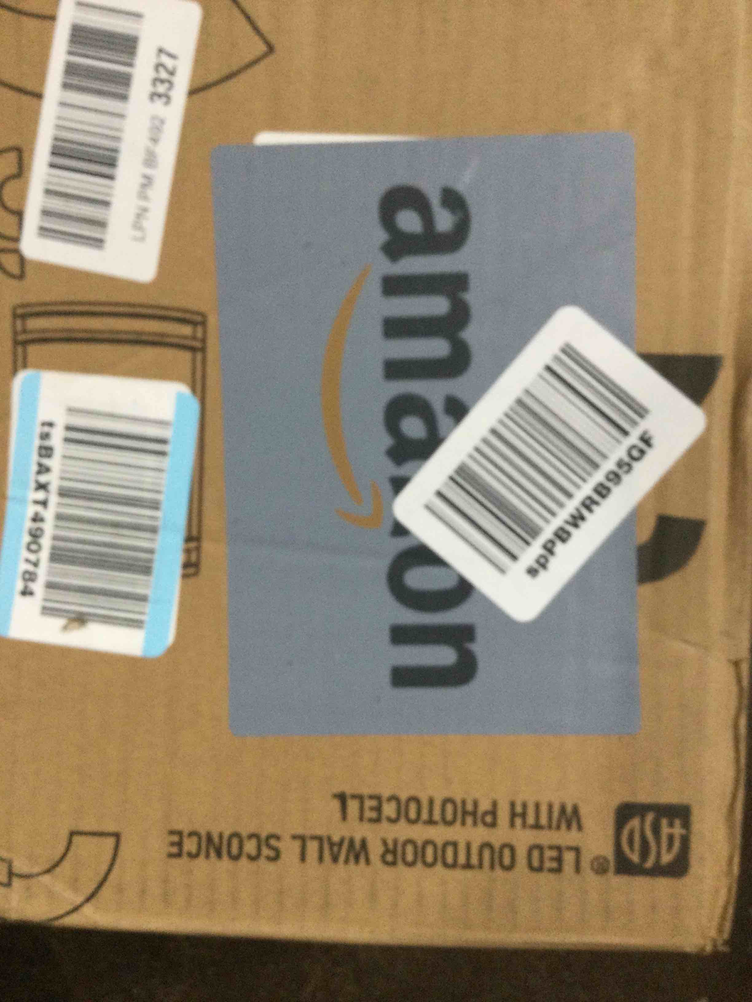 https://s3.amazonaws.com/lotting-images-prod/bidfta/PNK0077029_1725484614730.jpeg