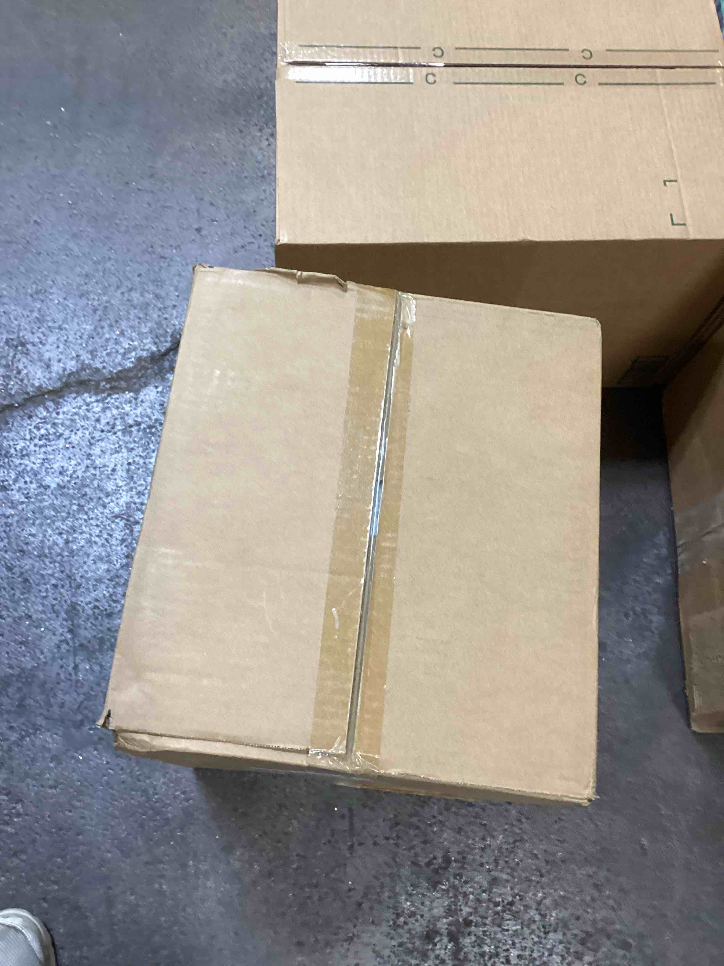https://s3.amazonaws.com/lotting-images-prod/bidfta/PNK0077419_1725374661285.jpeg