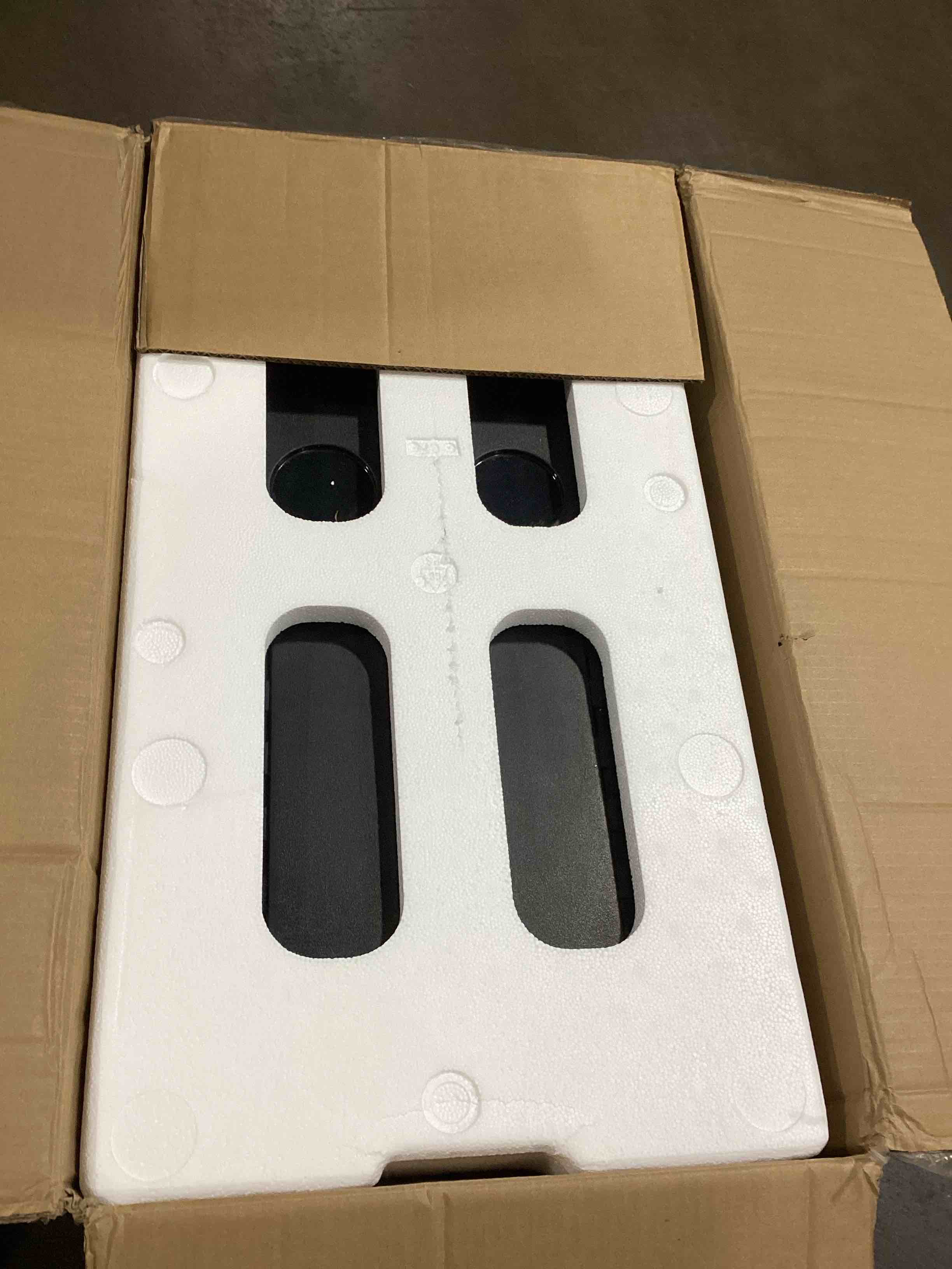 https://s3.amazonaws.com/lotting-images-prod/bidfta/PNK0082464_1731507899886.jpeg