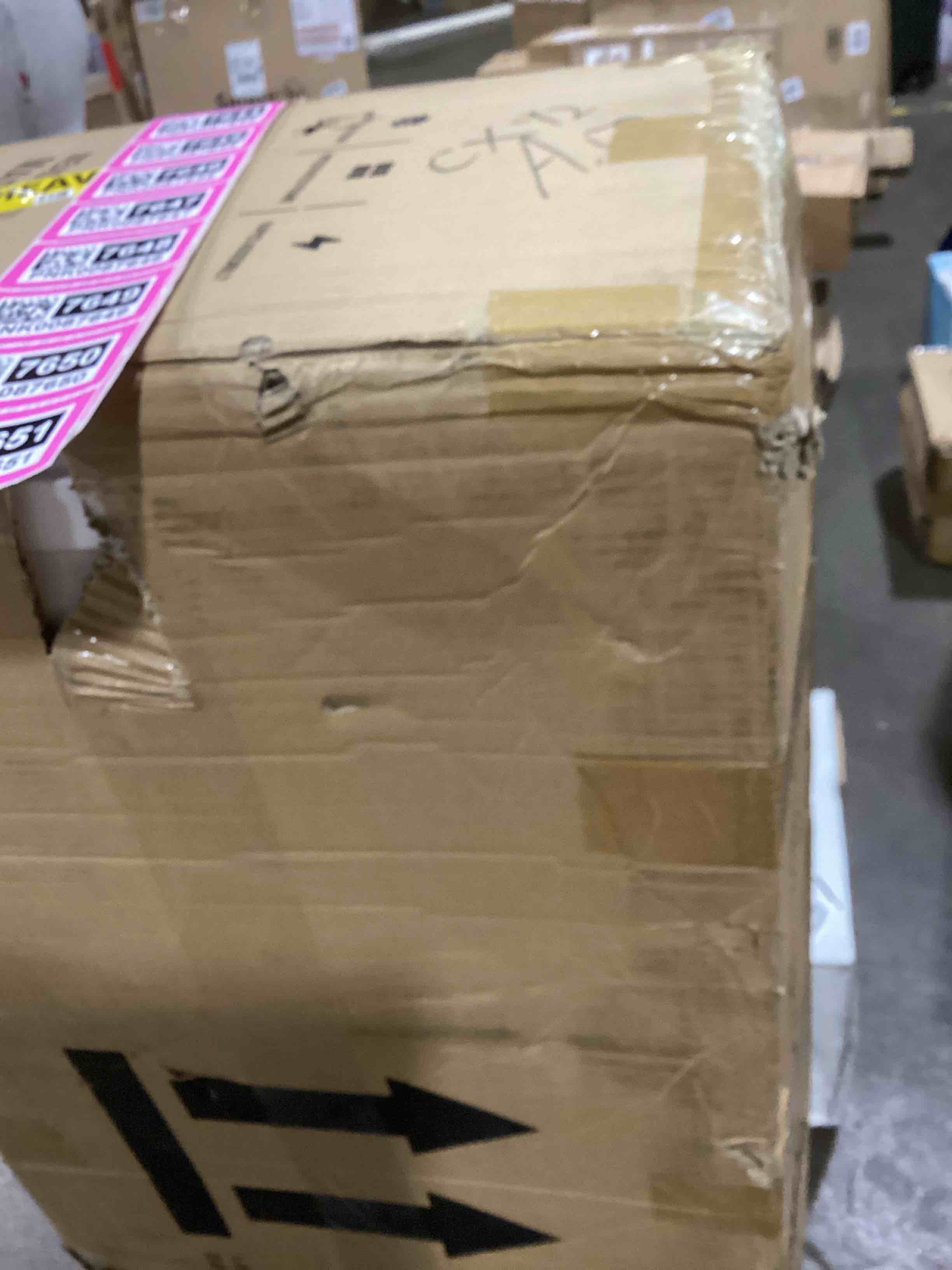 https://s3.amazonaws.com/lotting-images-prod/bidfta/PNK0087643_1726061026455.jpeg