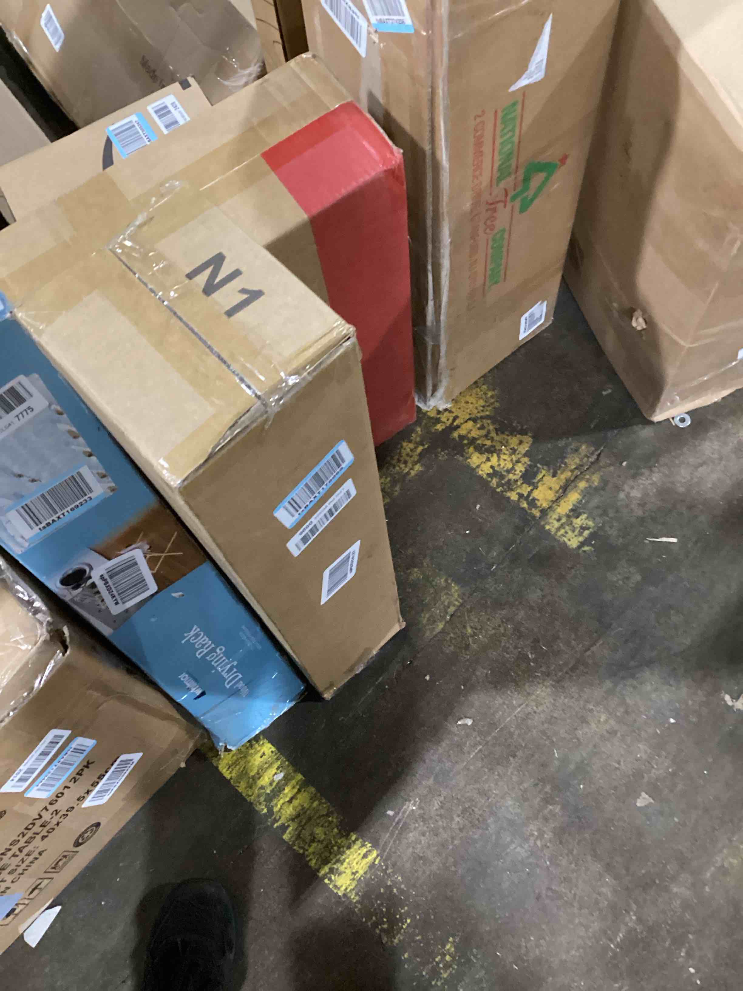 https://s3.amazonaws.com/lotting-images-prod/bidfta/PNK0088342_1727270933991.jpeg