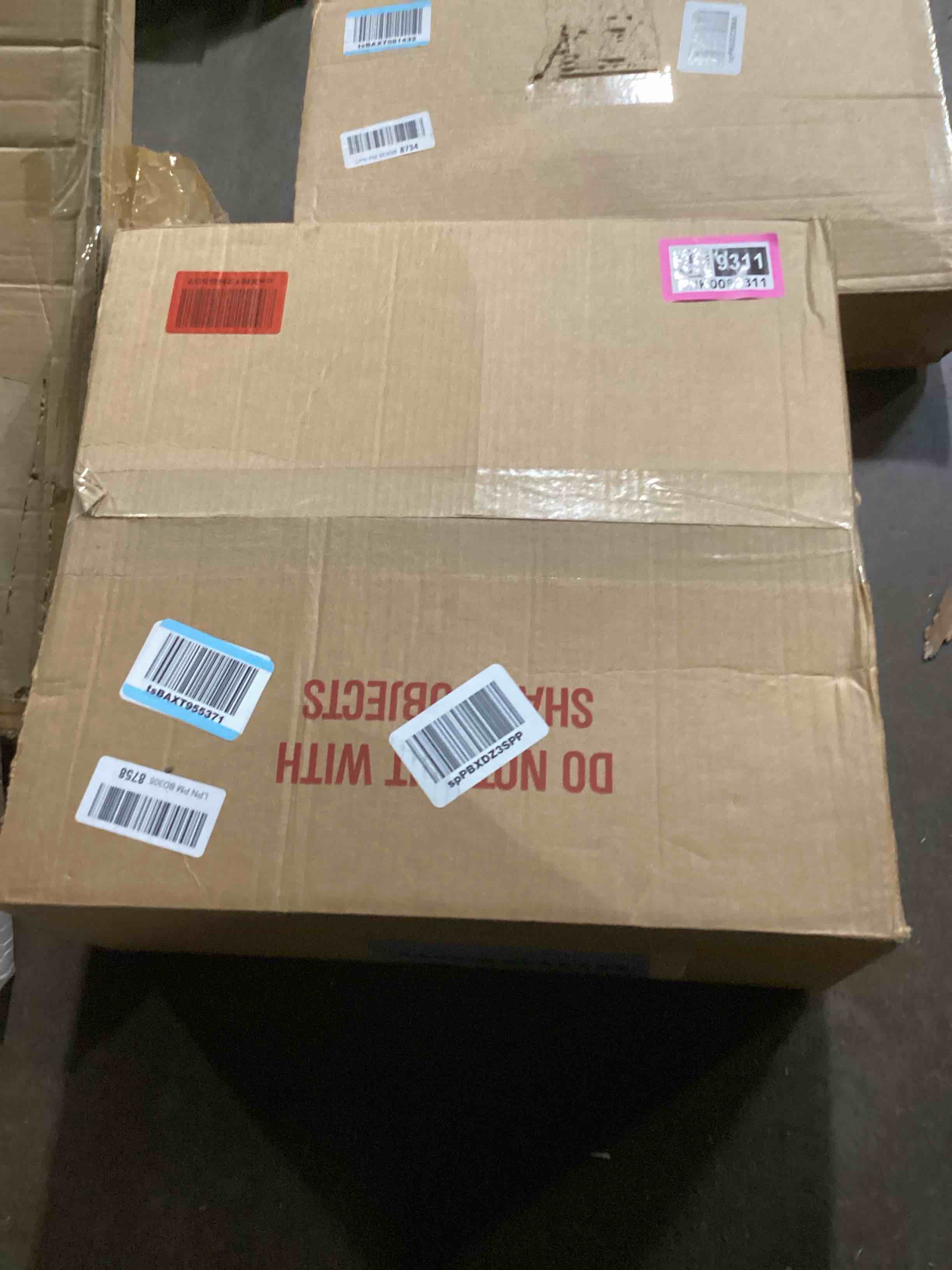 https://s3.amazonaws.com/lotting-images-prod/bidfta/PNK0089311_1726671440216.jpeg