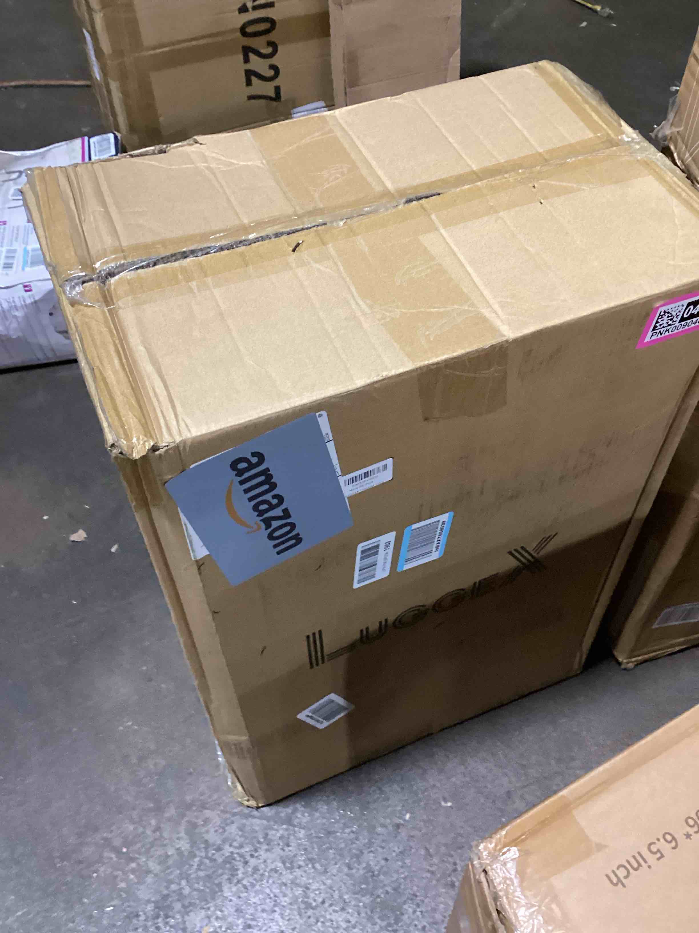 https://s3.amazonaws.com/lotting-images-prod/bidfta/PNK0090462_1727204390907.jpeg