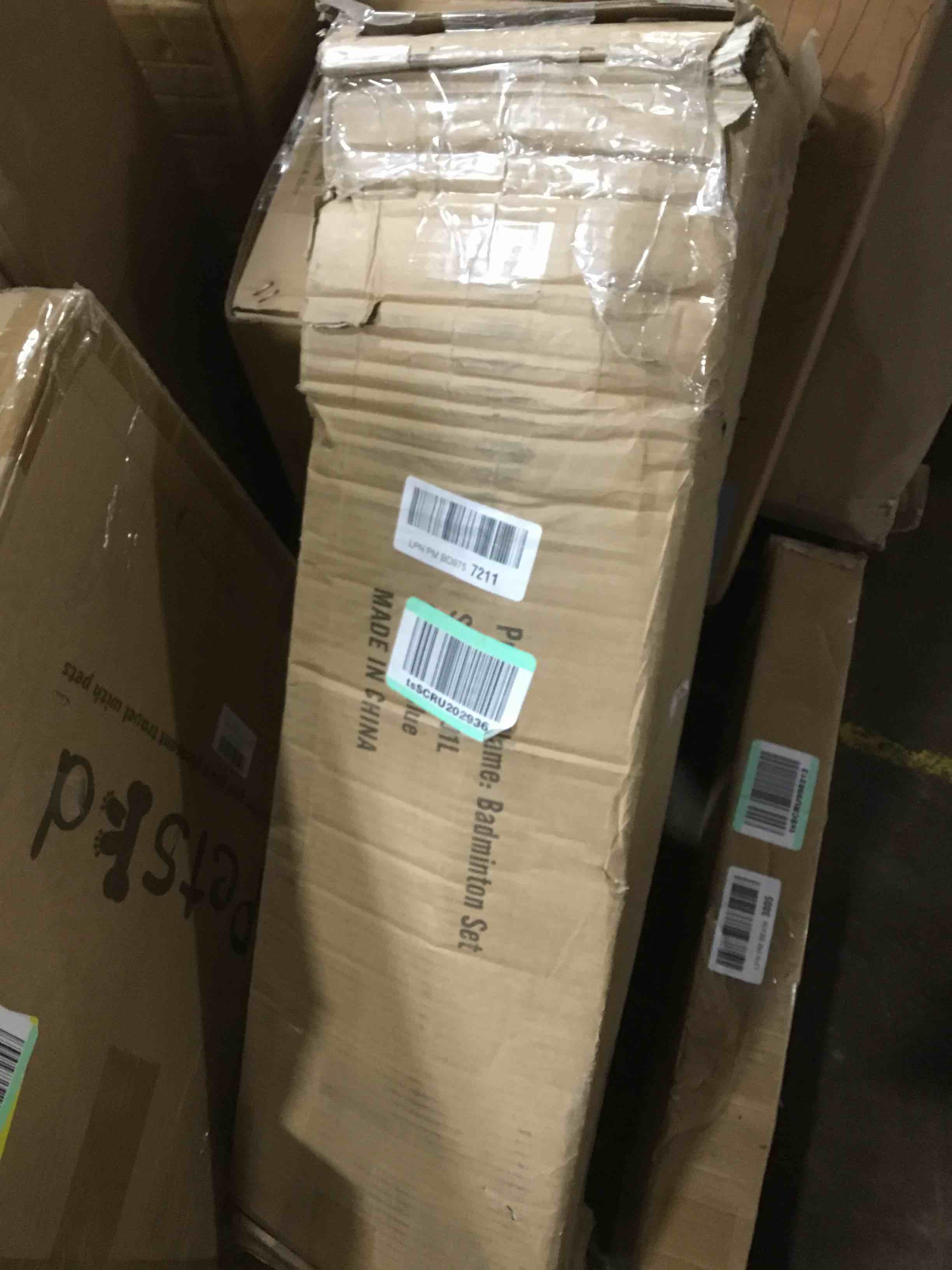 Amazon Basics Outdoor Volleyball and Badminton Combo Set with Net