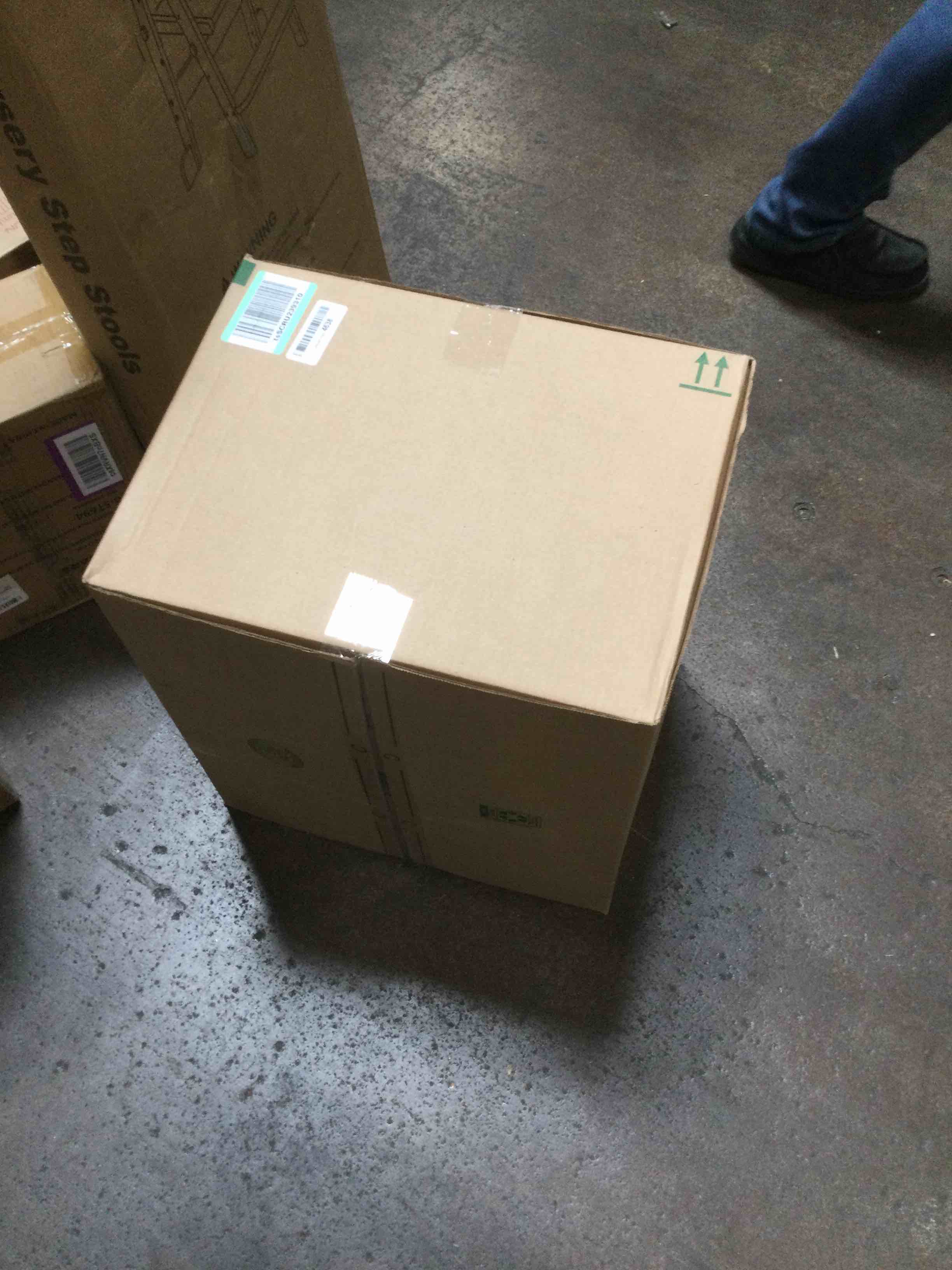 https://s3.amazonaws.com/lotting-images-prod/bidfta/PNK0092701_1726685710246.jpeg