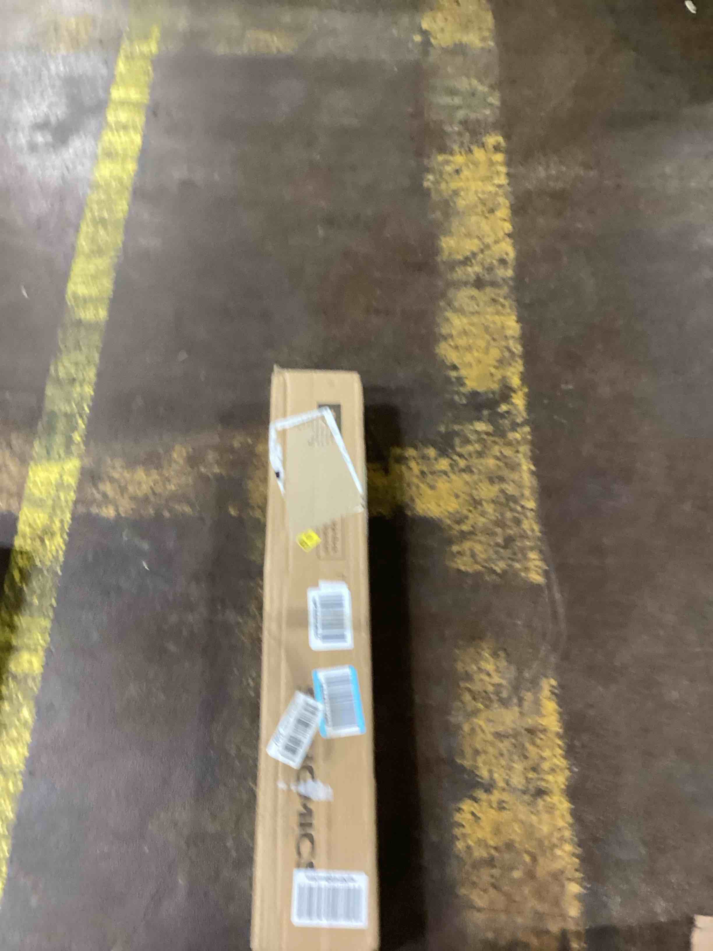 https://s3.amazonaws.com/lotting-images-prod/bidfta/PNK0094225_1726603668682.jpeg
