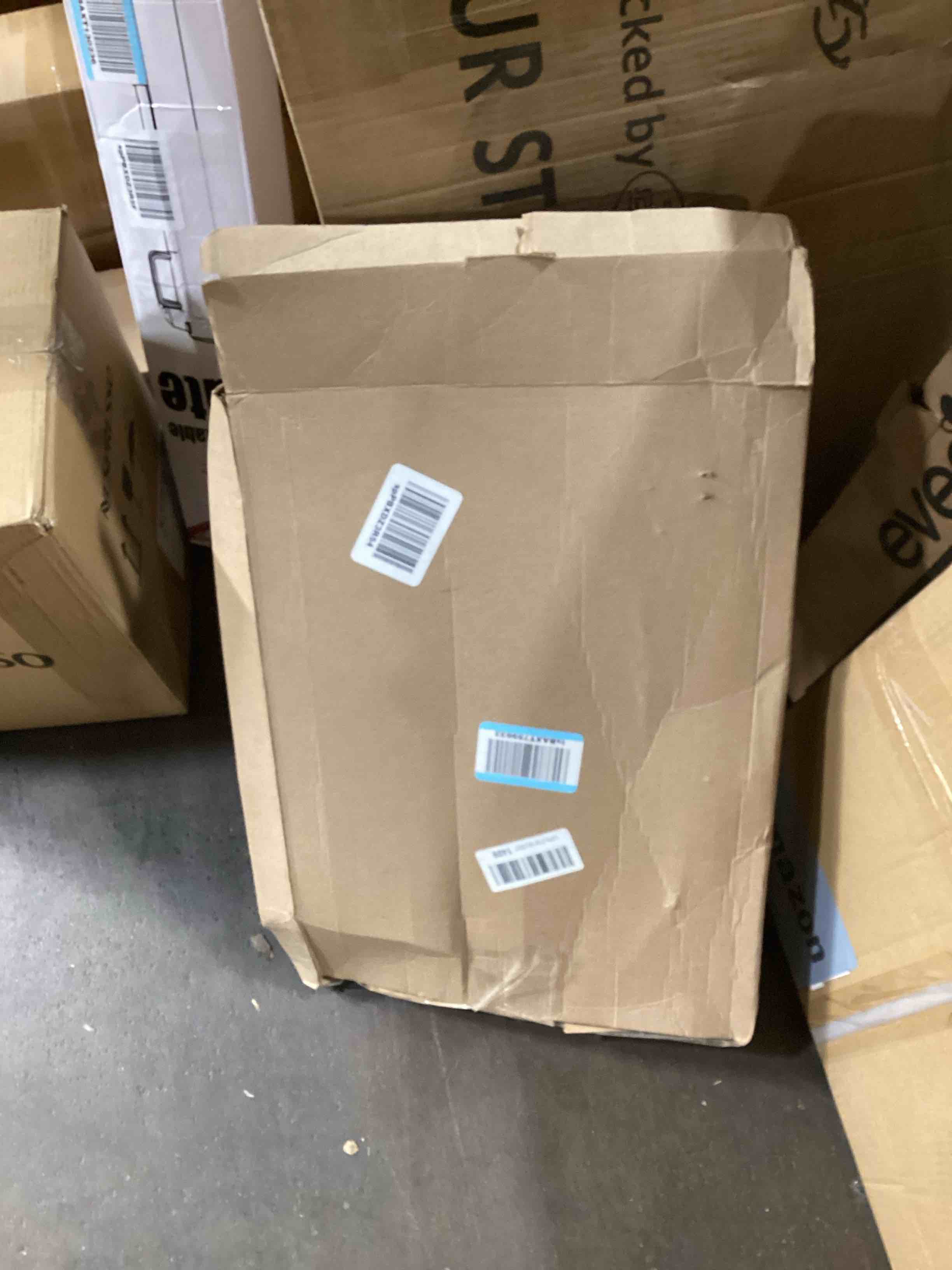 https://s3.amazonaws.com/lotting-images-prod/bidfta/PNK0094386_1726584031361.jpeg